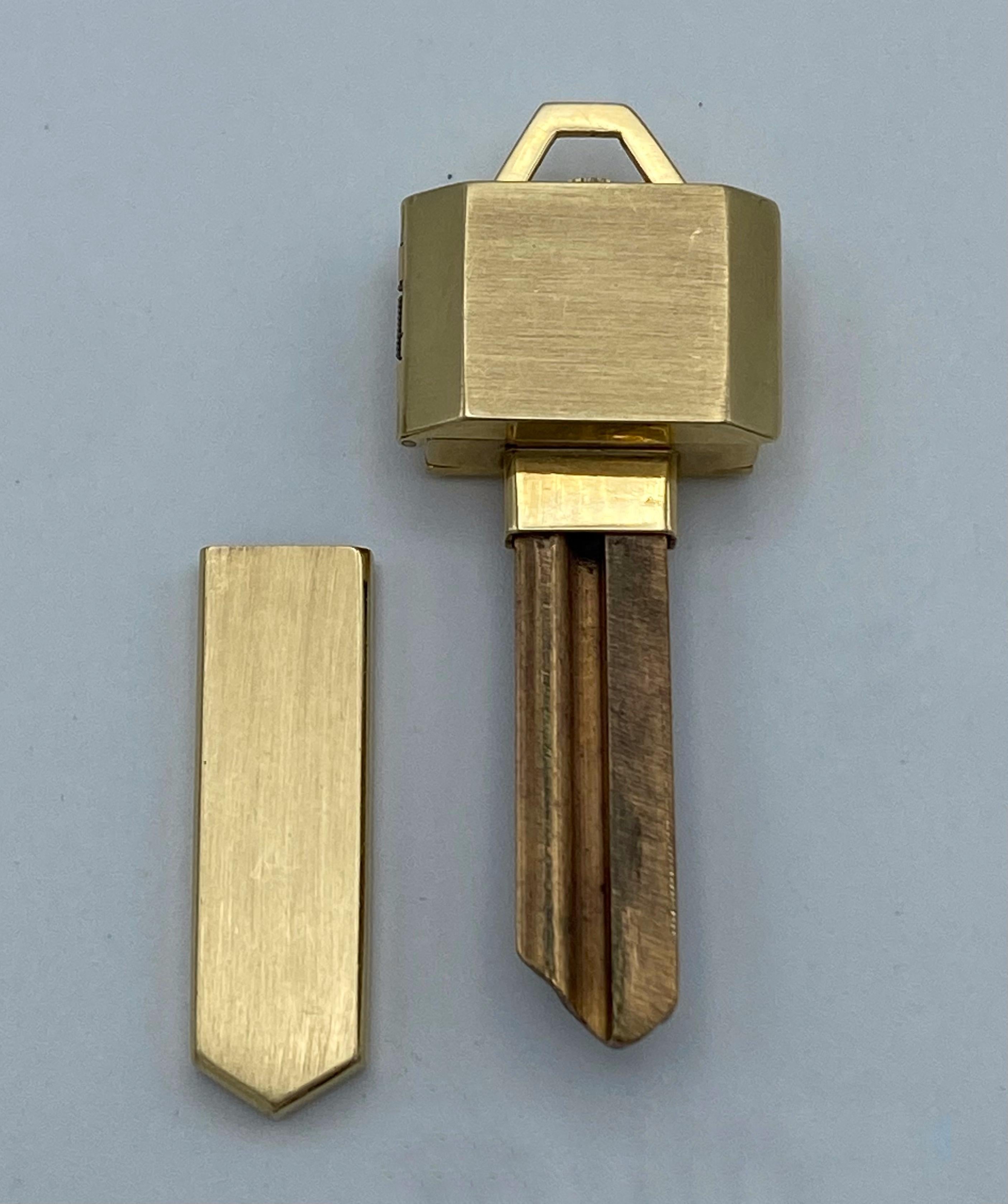 Gelbgold Schlüsselanhänger mit Benrus-Uhr  im Angebot 5