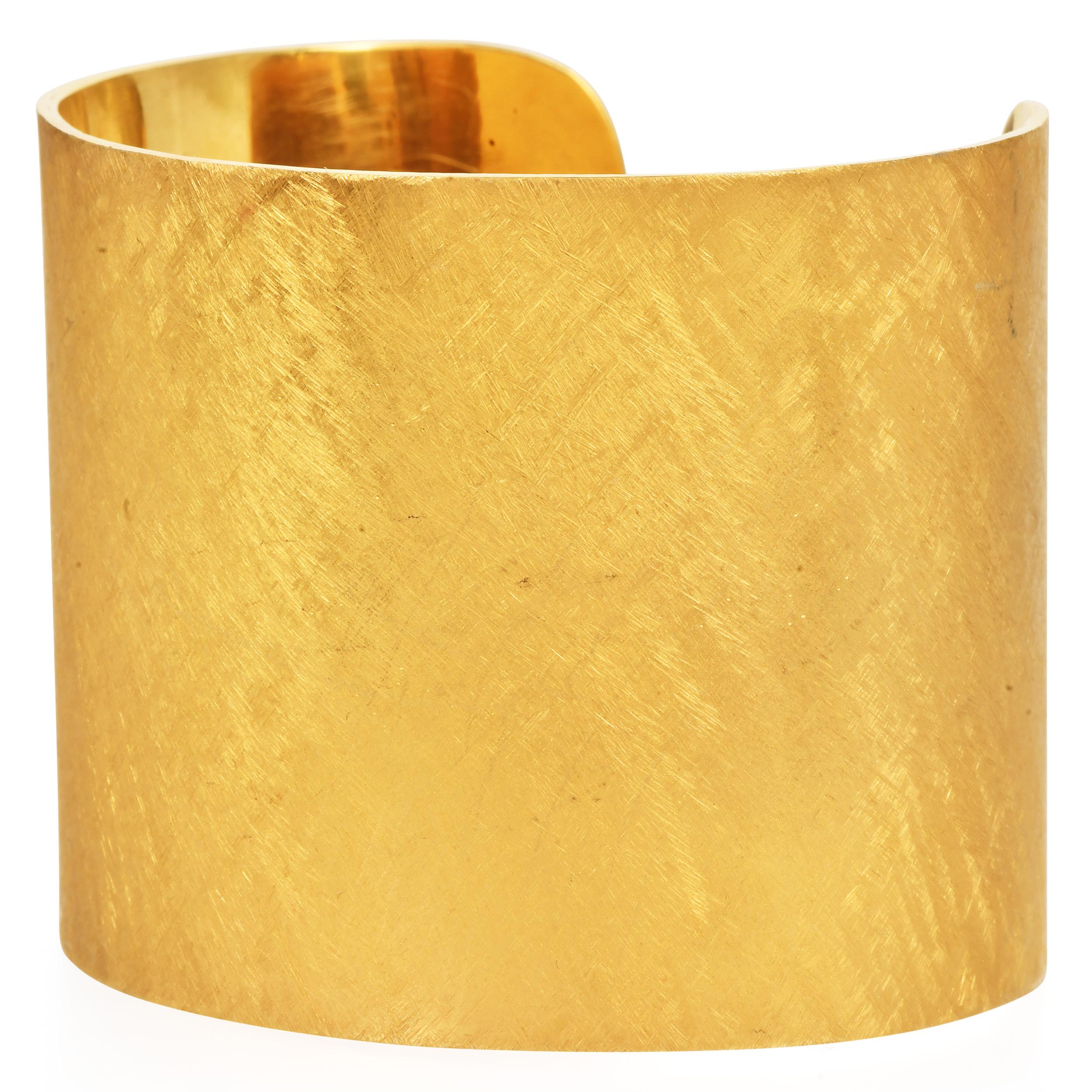 Vintage Gelbgold große breite texturierte Goldmanschette Armband im Zustand „Hervorragend“ im Angebot in Miami, FL