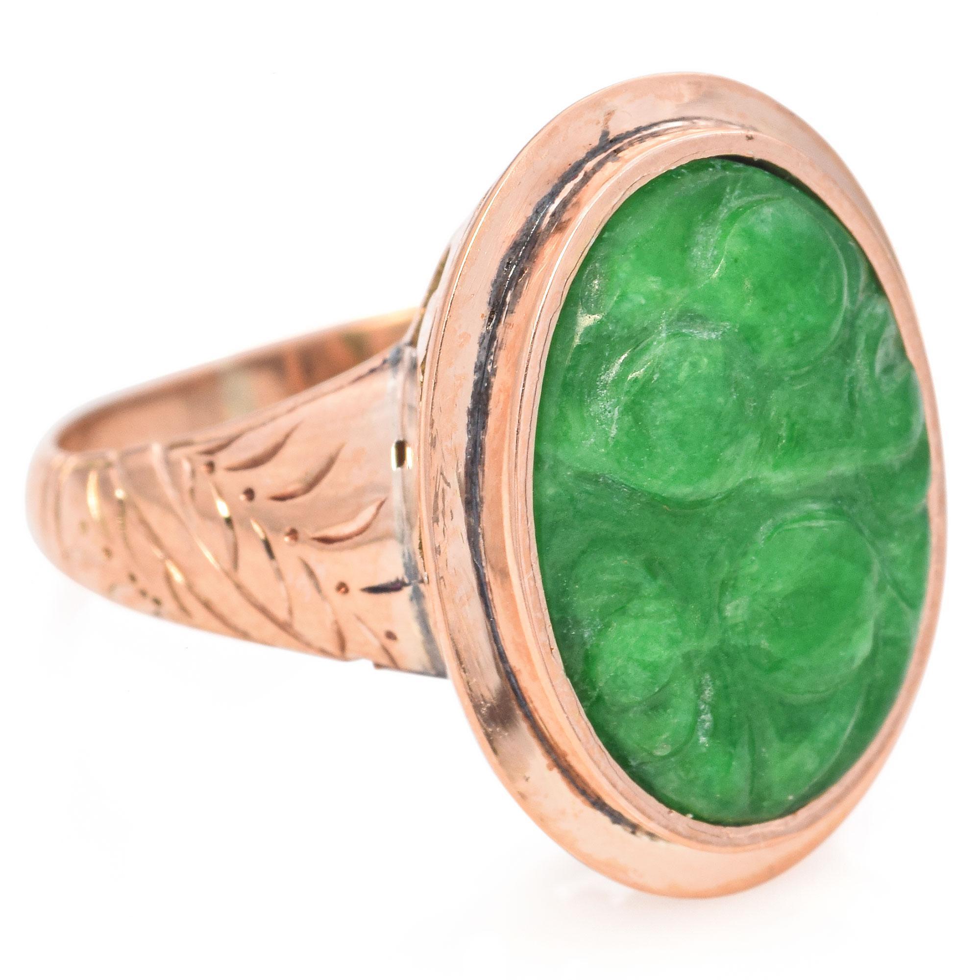 Cabochon Vintage Yellow Gold Leaf Motif with Carved Green Jade Ring For Sale