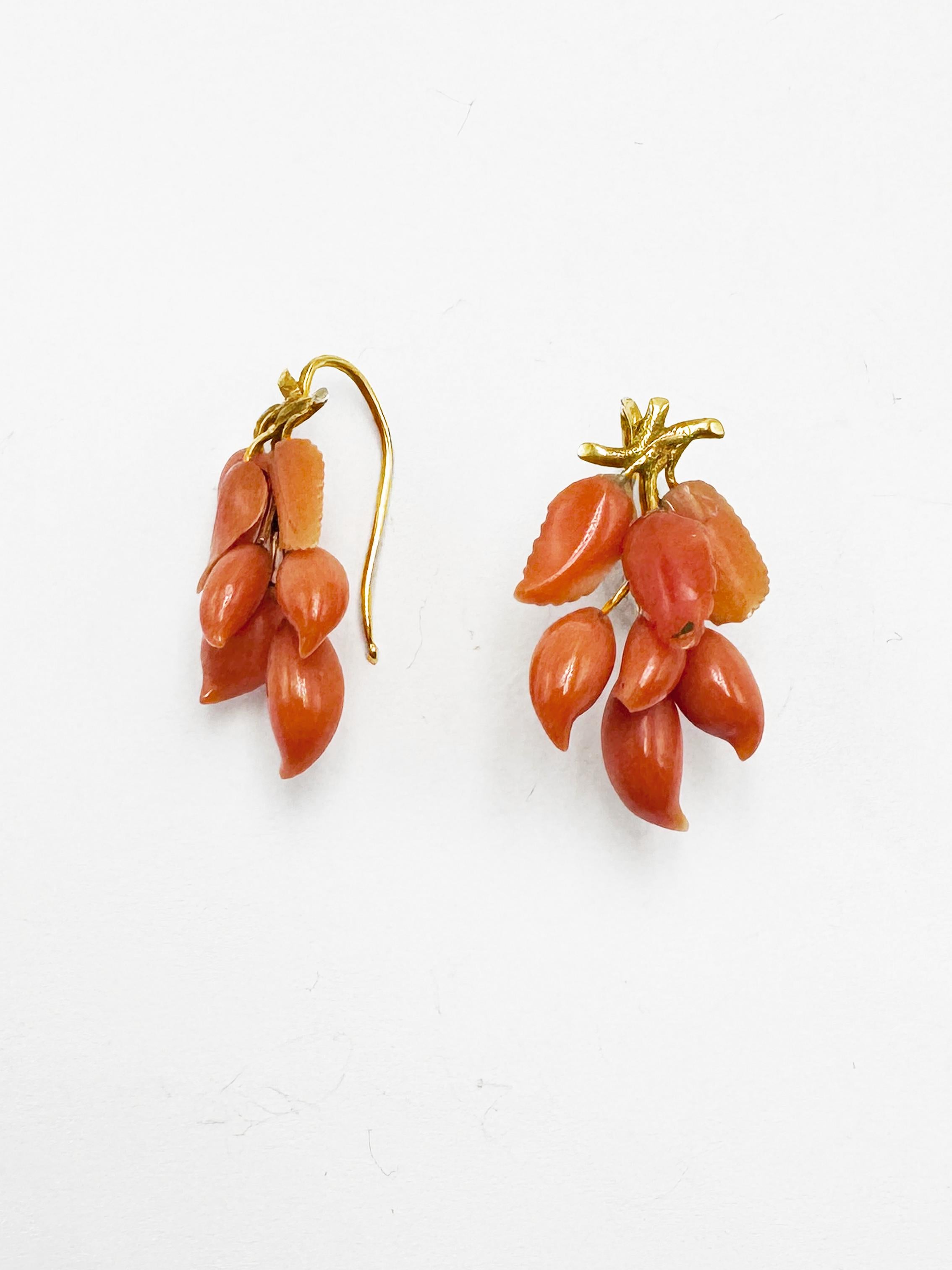 Mixed Cut Vintage Yellow Gold mid 1800s South Italy Coral Drop Earrings For Sale