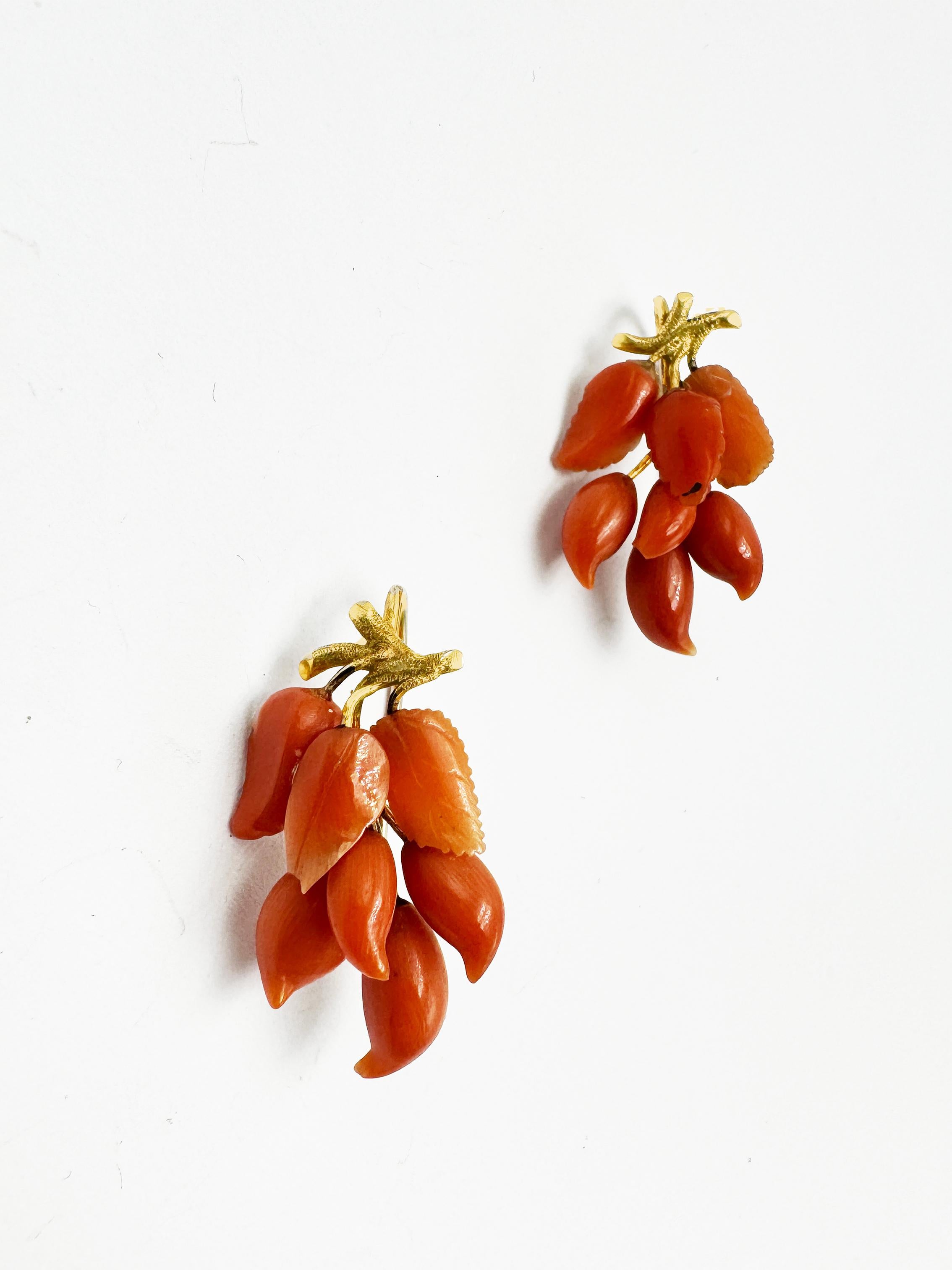 Vintage Yellow Gold mid 1800s South Italy Coral Drop Earrings For Sale 1