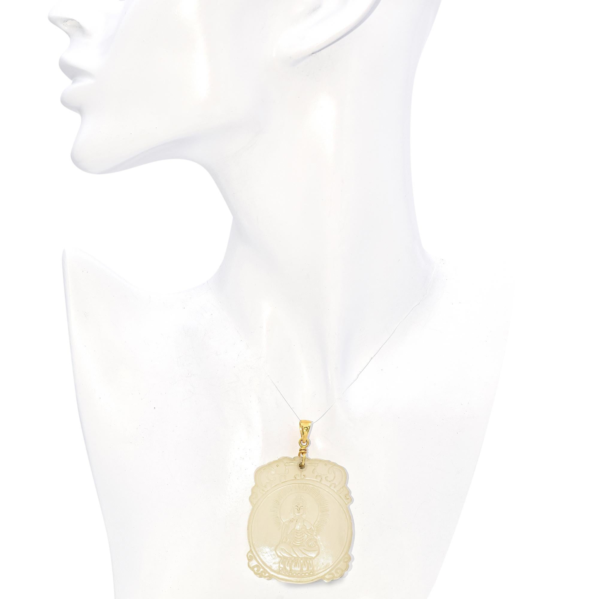 Pendentif réversible de Bouddha Mutton sculpté en or jaune Pour femmes en vente
