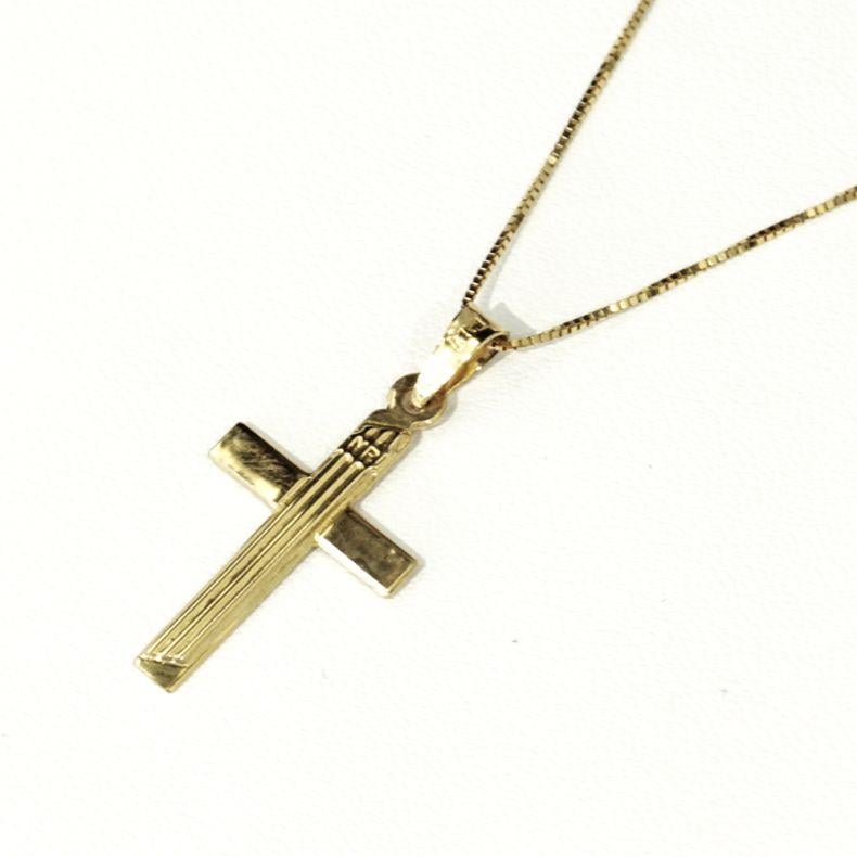 Vintage Yellow Gold Necklace, Cross design. In Good Condition For Sale In BALMAIN, NSW