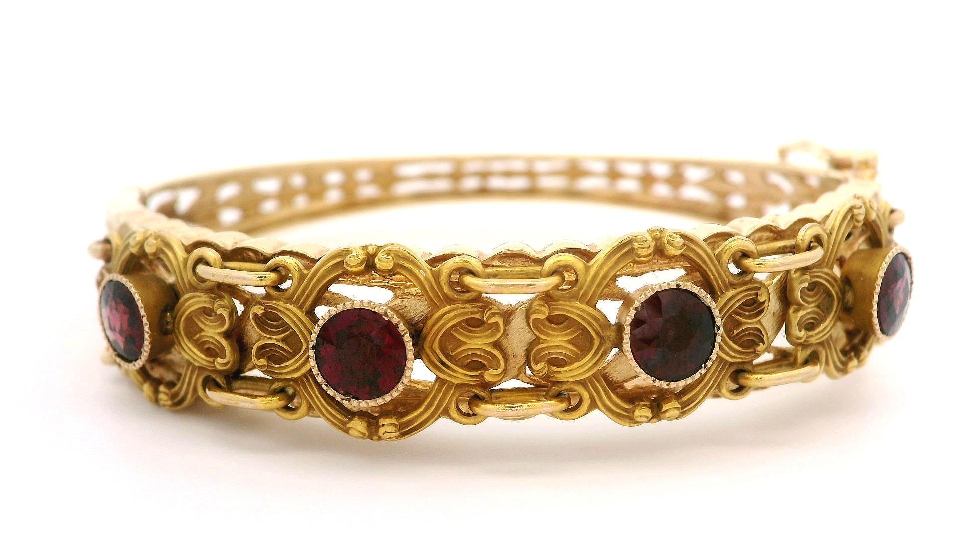 Round Cut Vintage Yellow Gold Old Round Garnet Textured Open Work Hinged Bangle Bracelet For Sale