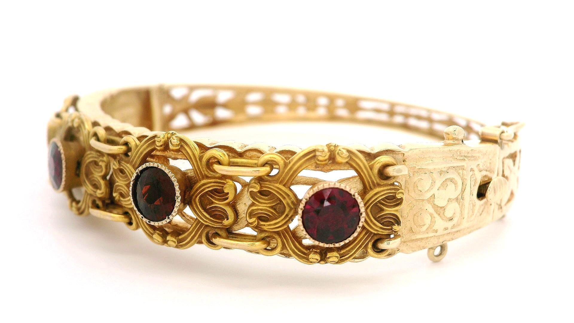 Women's Vintage Yellow Gold Old Round Garnet Textured Open Work Hinged Bangle Bracelet For Sale
