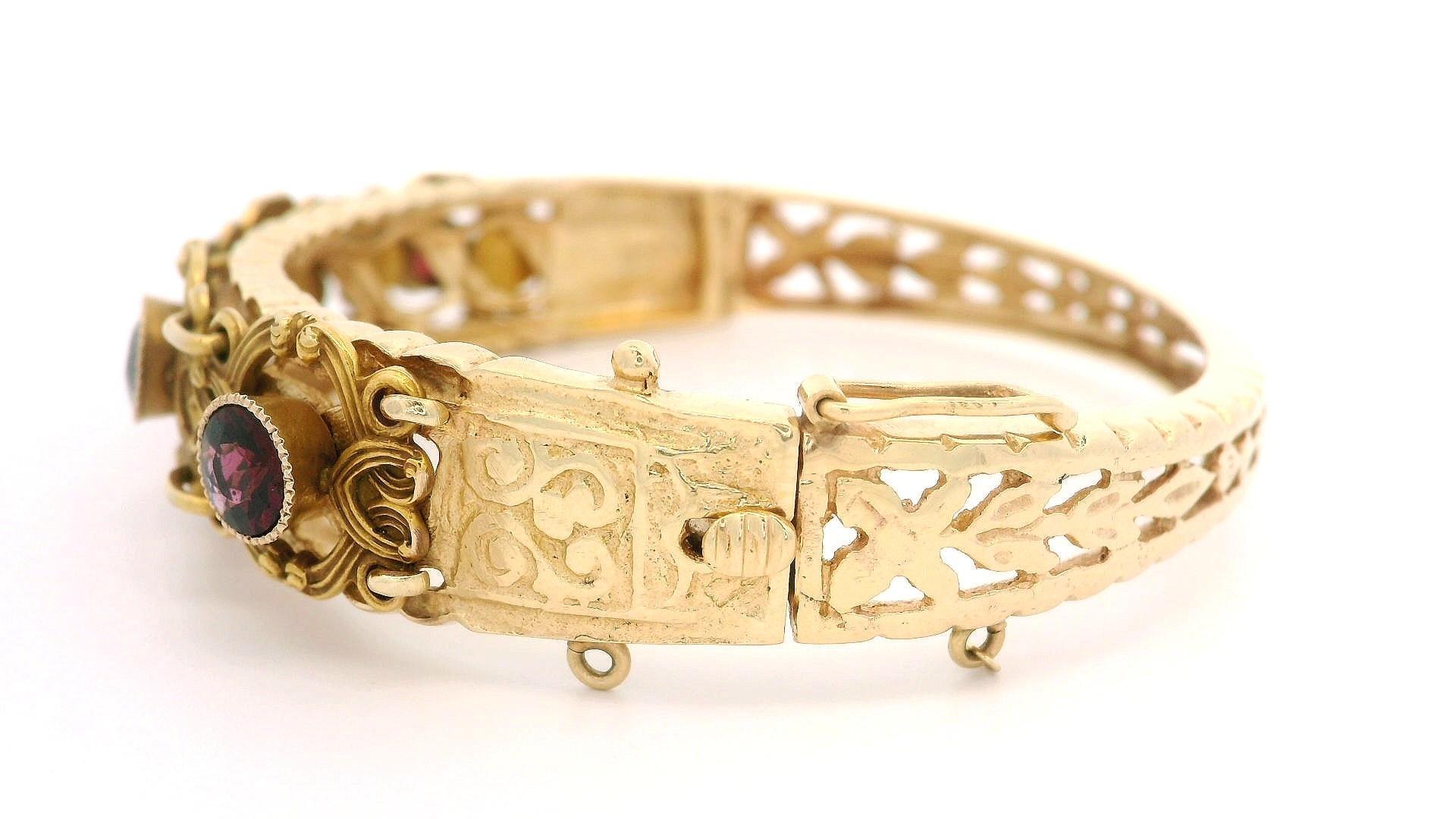 Vintage Yellow Gold Old Round Garnet Textured Open Work Hinged Bangle Bracelet For Sale 1