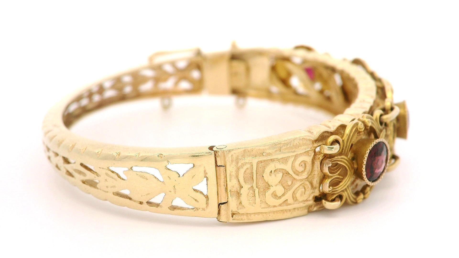 Vintage Yellow Gold Old Round Garnet Textured Open Work Hinged Bangle Bracelet For Sale 3
