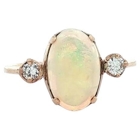 Vintage Yellow Gold Opal Cabochon Oval w/ .14ct Diamond Sides 3 Stones Ring (Bague 3 pierres)