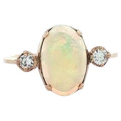 Vintage Yellow Gold Opal Cabochon Oval w/ .14ct Diamond Sides 3 Stones Ring (Bague 3 pierres)