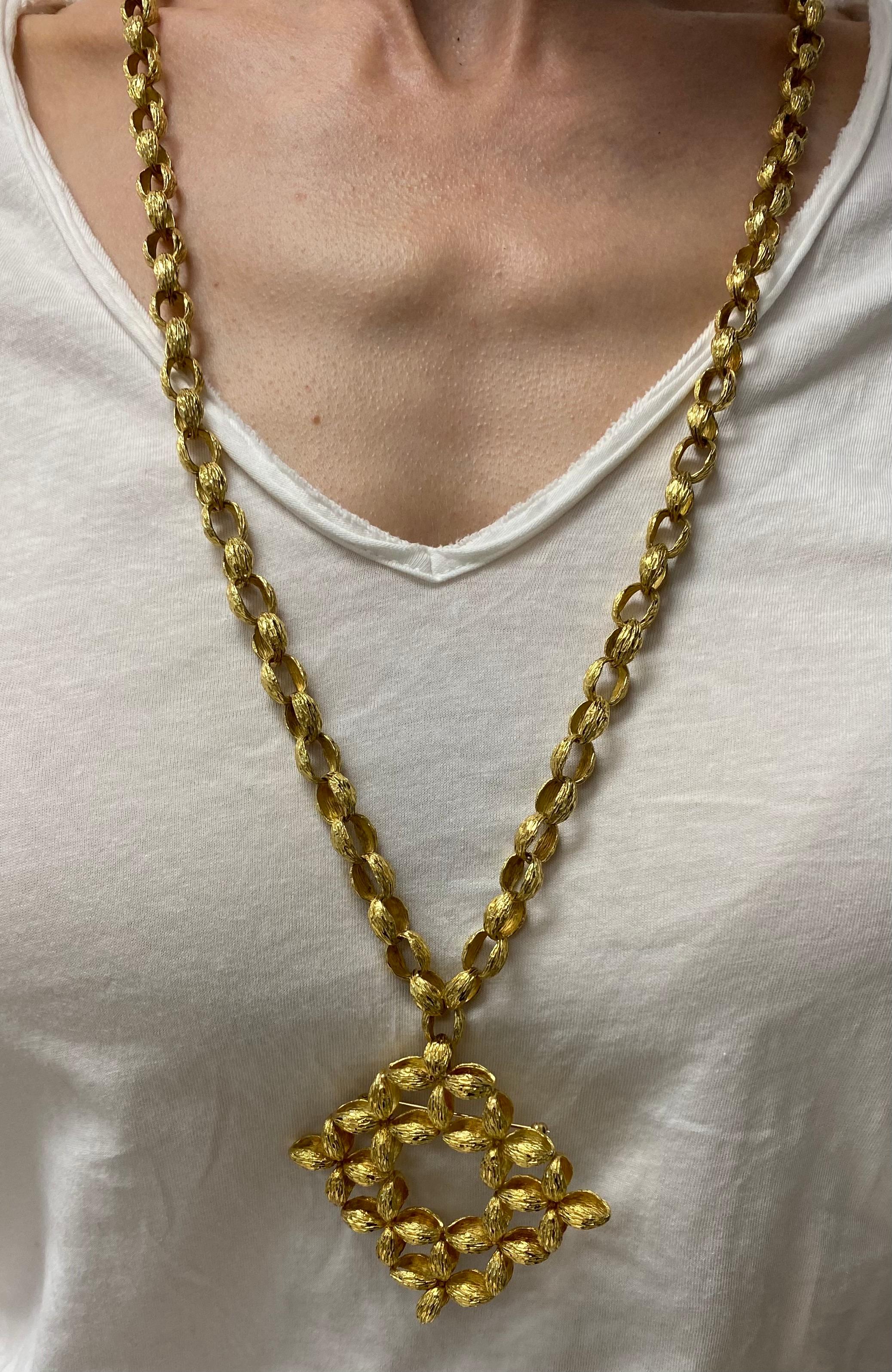 Chaîne collier à maillons ovales vintage en or jaune avec pendentif et broche  en vente 6