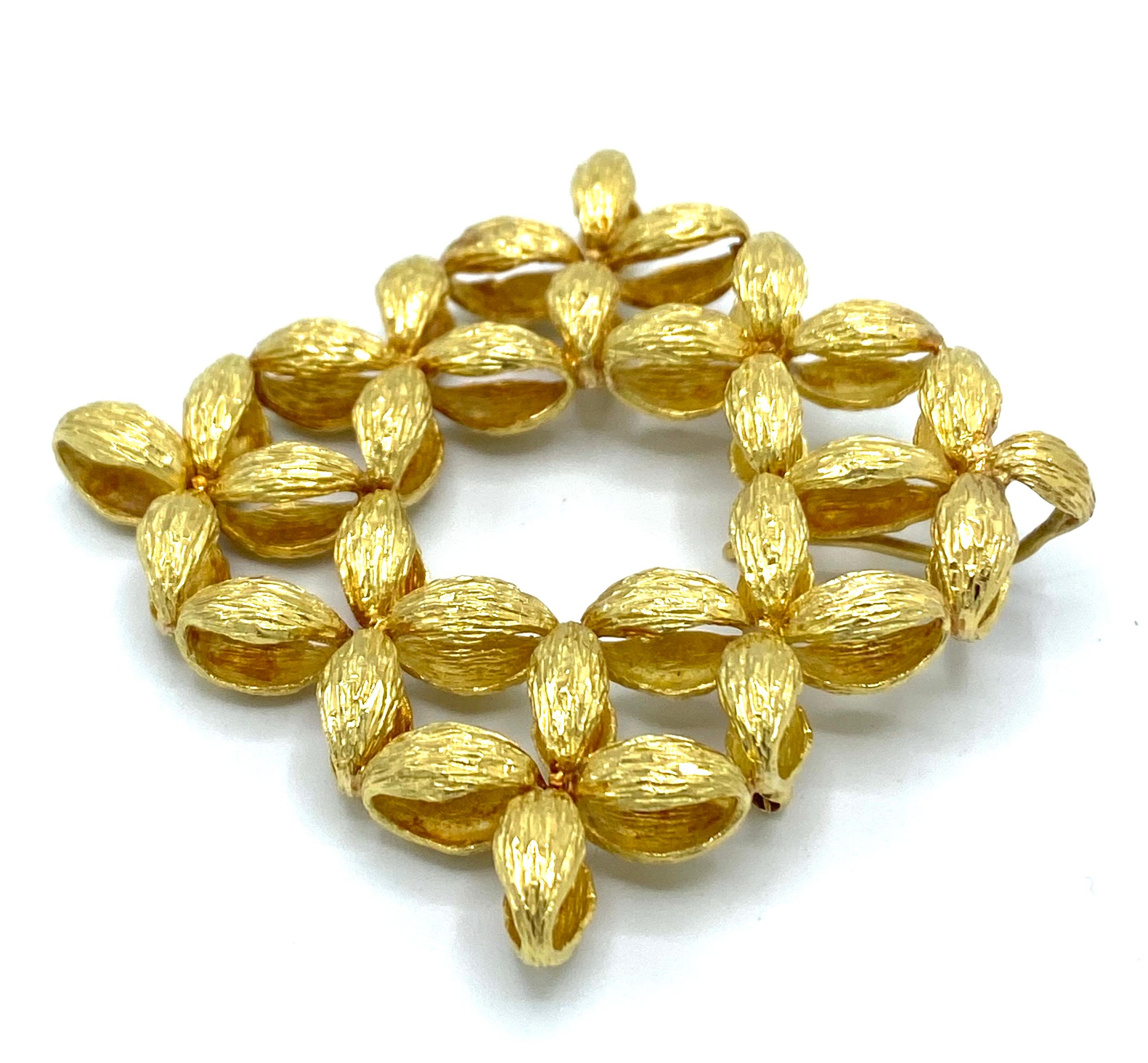 Chaîne collier à maillons ovales vintage en or jaune avec pendentif et broche  en vente 3