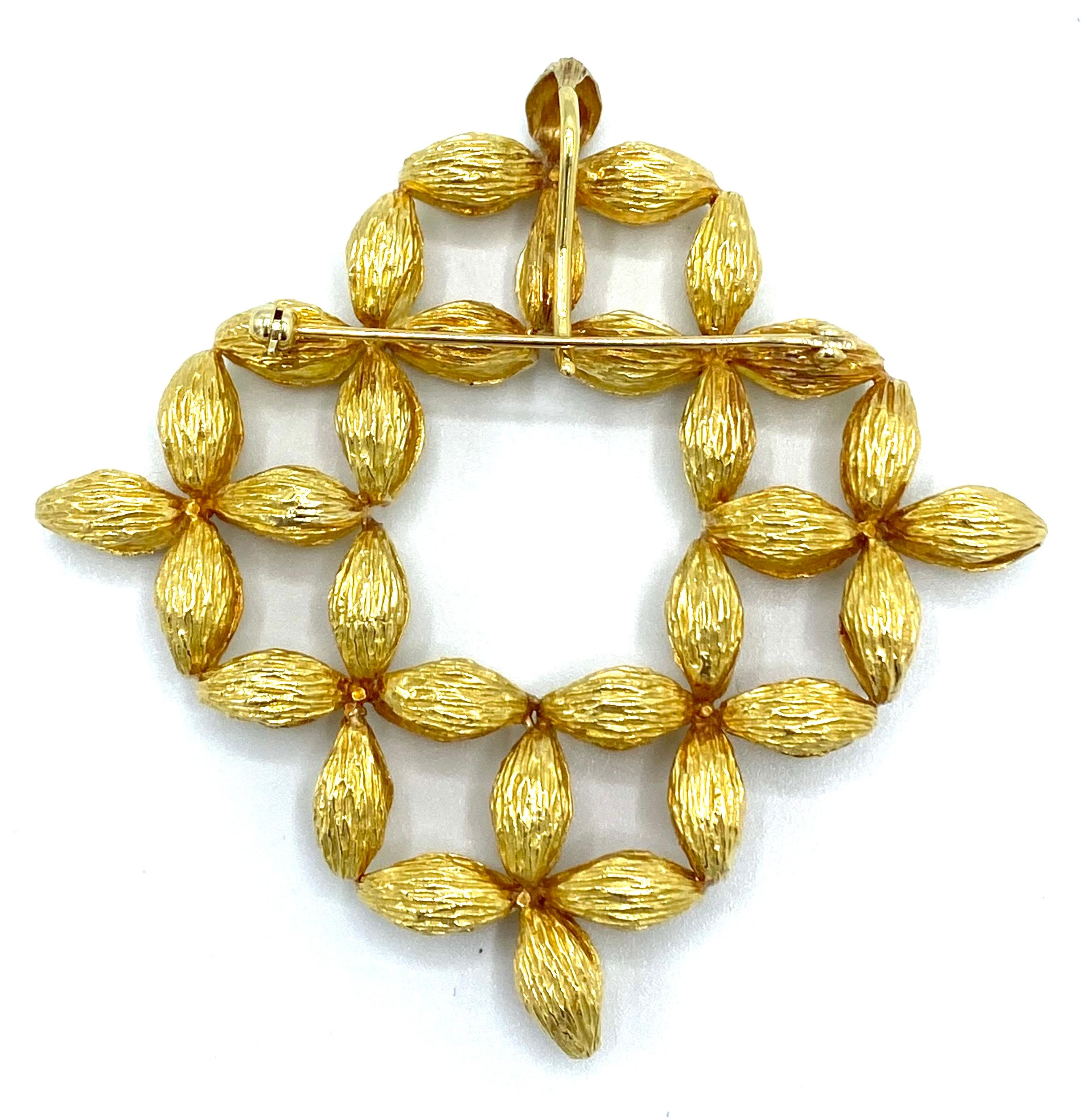 Chaîne collier à maillons ovales vintage en or jaune avec pendentif et broche  en vente 4