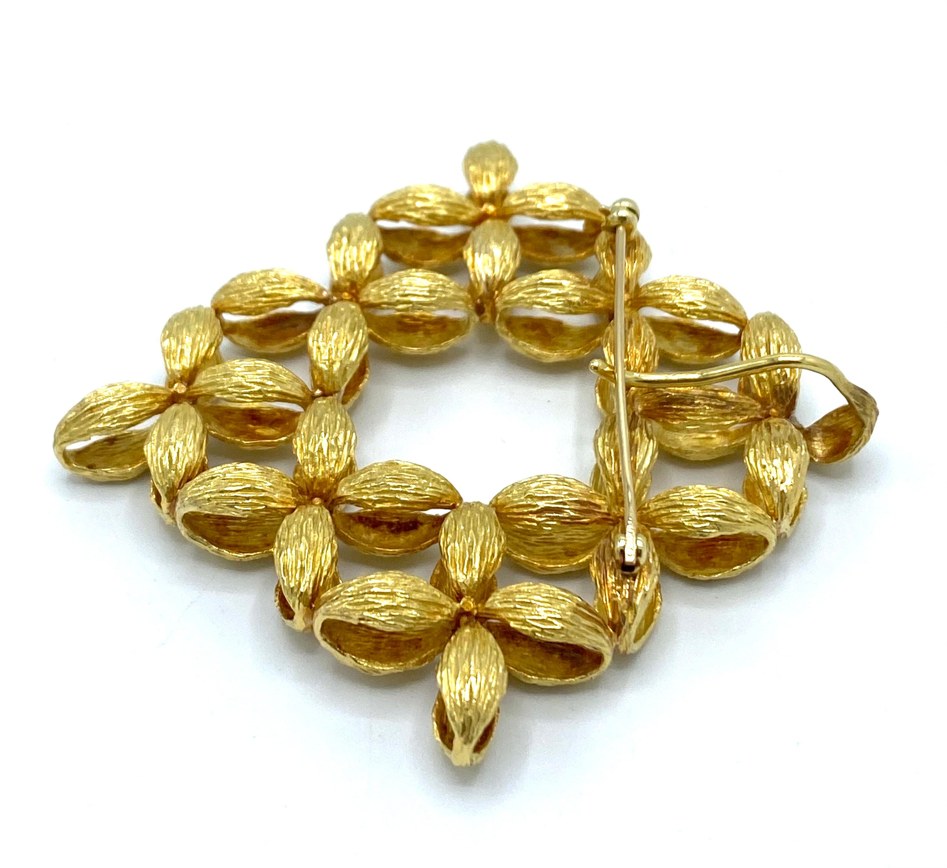 Chaîne collier à maillons ovales vintage en or jaune avec pendentif et broche  en vente 5