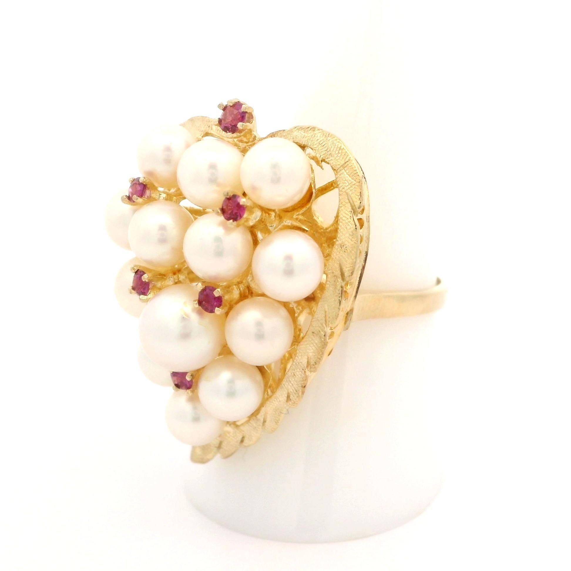 Vintage Yellow Gold Pearl Cluster Textured Leaf Statement Cocktail Ring In Good Condition For Sale In Montclair, NJ
