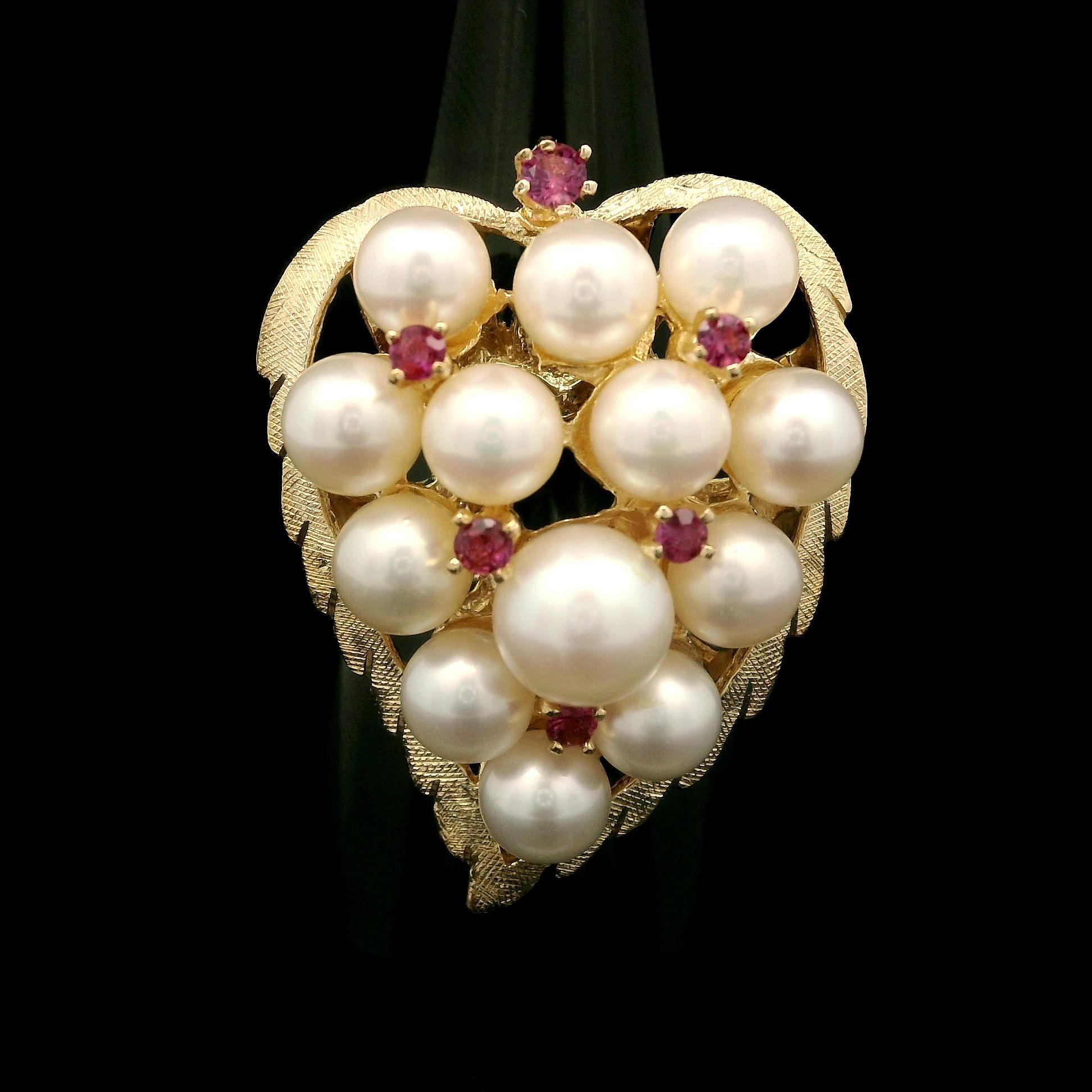 Vintage Yellow Gold Pearl Cluster Textured Leaf Statement Cocktail Ring For Sale 4