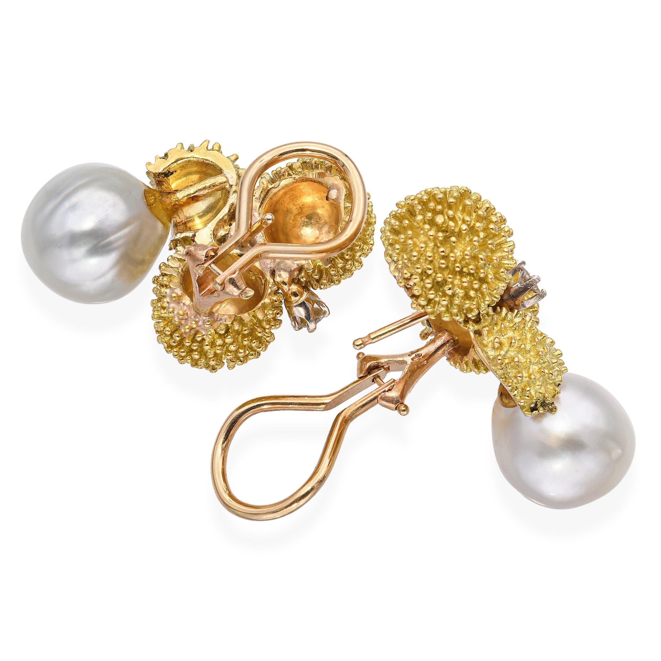 Orecchini Marin d'epoca in oro giallo con perle, diamanti e oro strutturato In condizioni buone in vendita a New York, NY