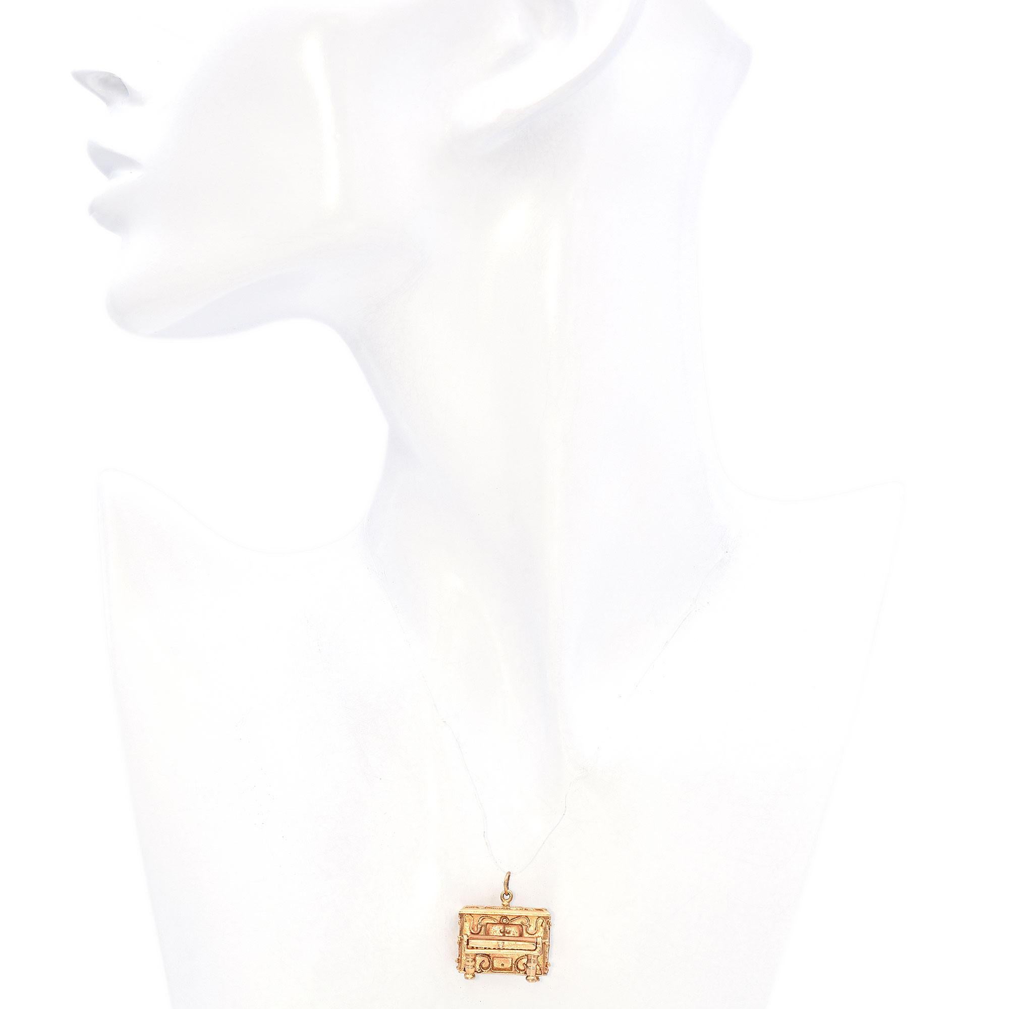Weight: 9.4 grams 
Measurements: 21 X 16.4 X 10mm 
Hallmark: JEANOR 14K 
Metal: 13K
Engraved: Happy 10th