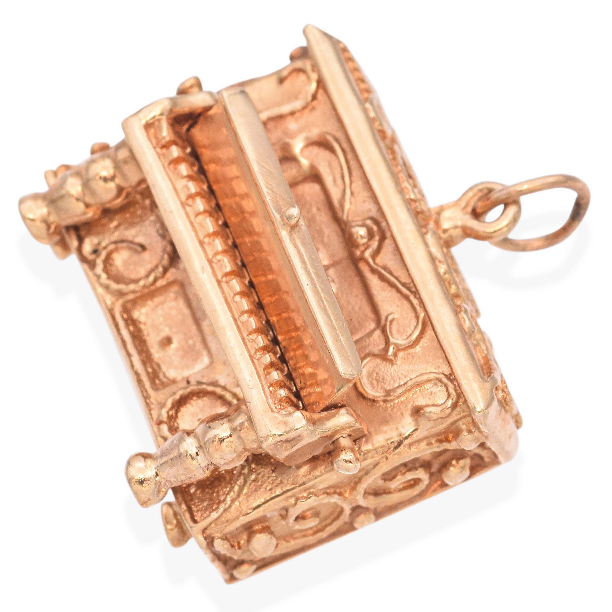 Women's Vintage Yellow Gold Piano Charm For Sale