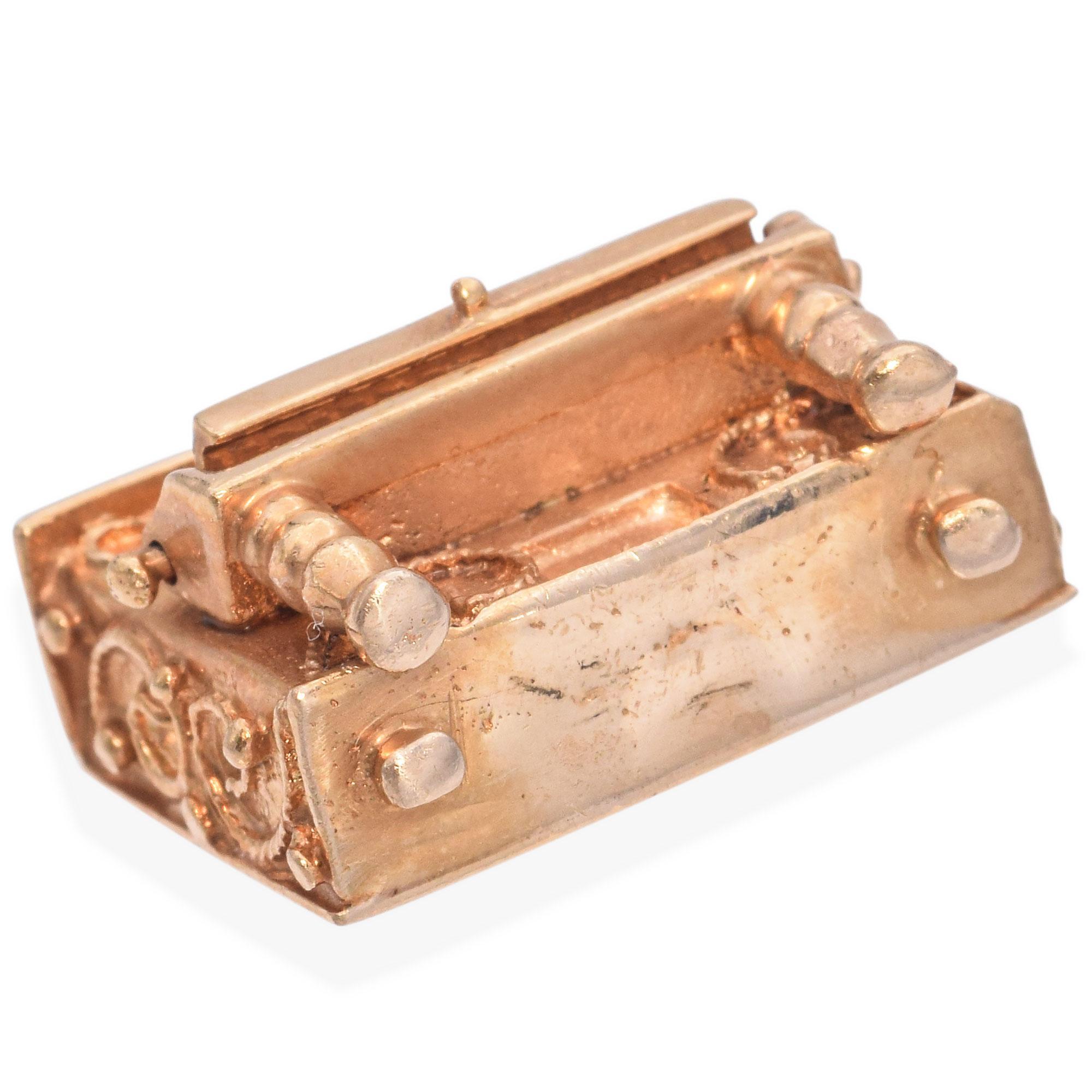 Vintage Yellow Gold Piano Charm For Sale 1