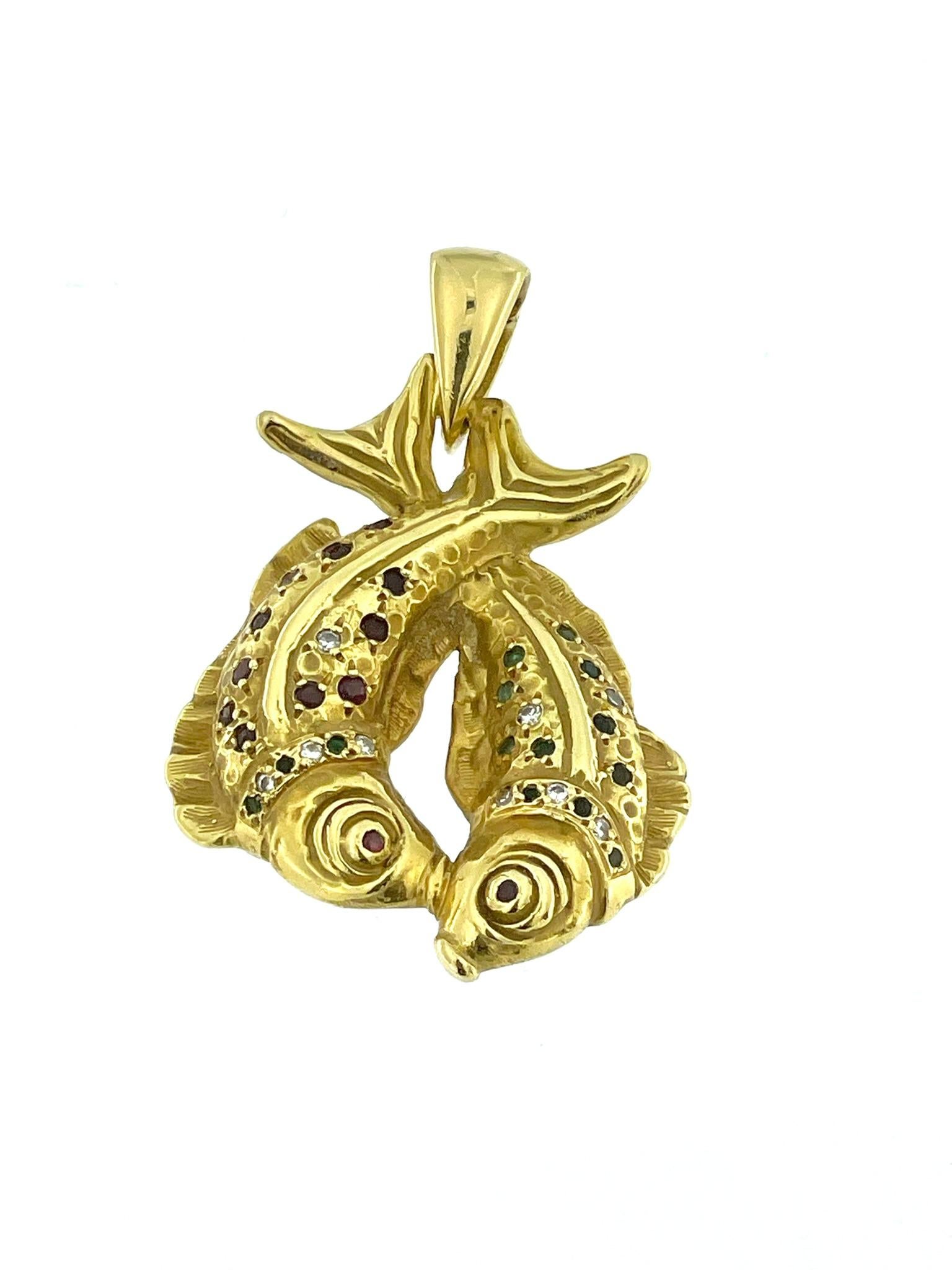 Vintage Yellow Gold Pisces Zodiac Sign Pendant with Gemstones For Sale 2