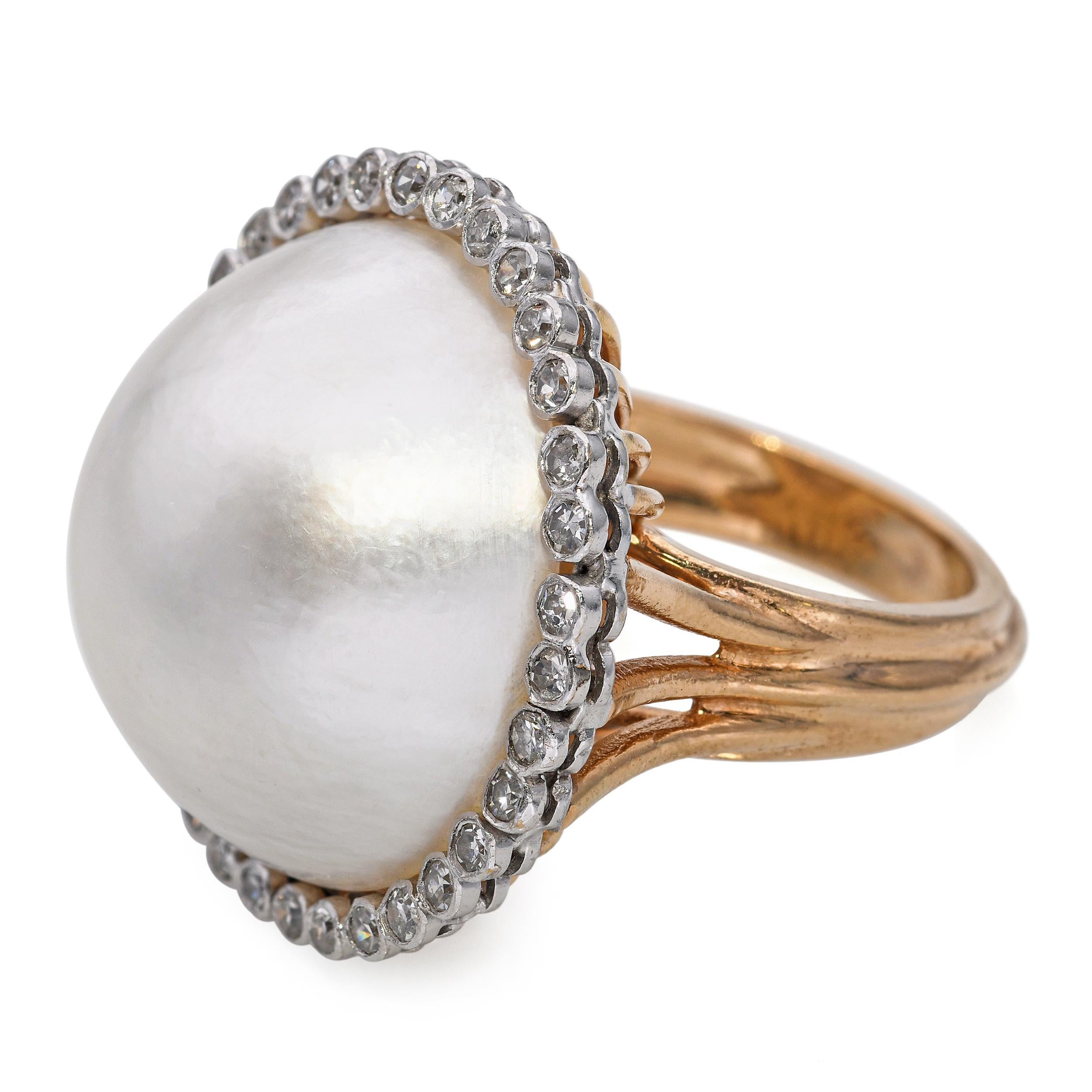 Bague vintage en or jaune et platine avec diamant et perle de Mabe Bon état à New York, NY