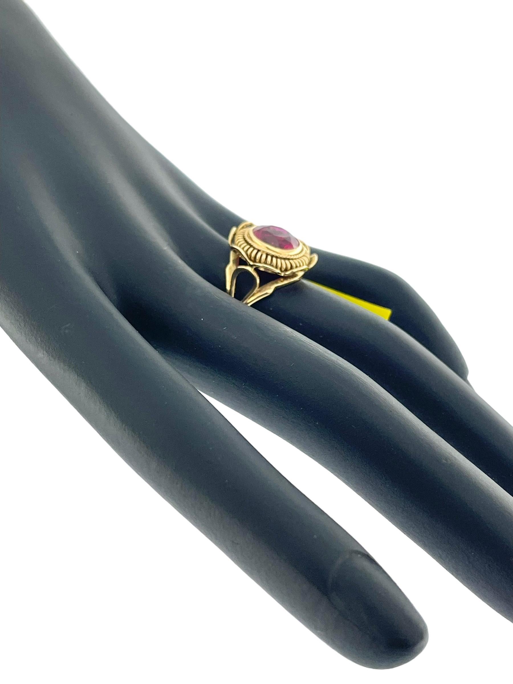 Women's or Men's Vintage Yellow Gold Ring Lab Grown Ruby IGI Certified For Sale