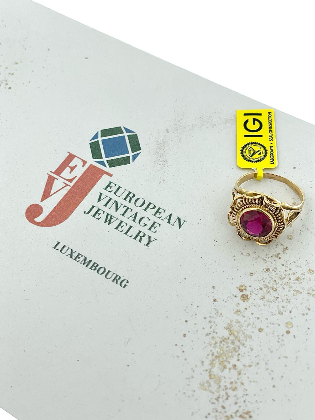 Vintage Yellow Gold Ring Lab Grown Ruby IGI Certified For Sale 3