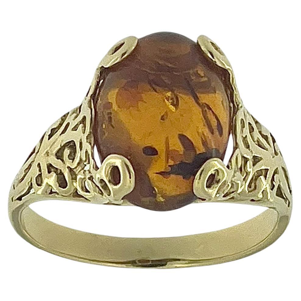 Vintage Yellow Gold Ring with Amber For Sale