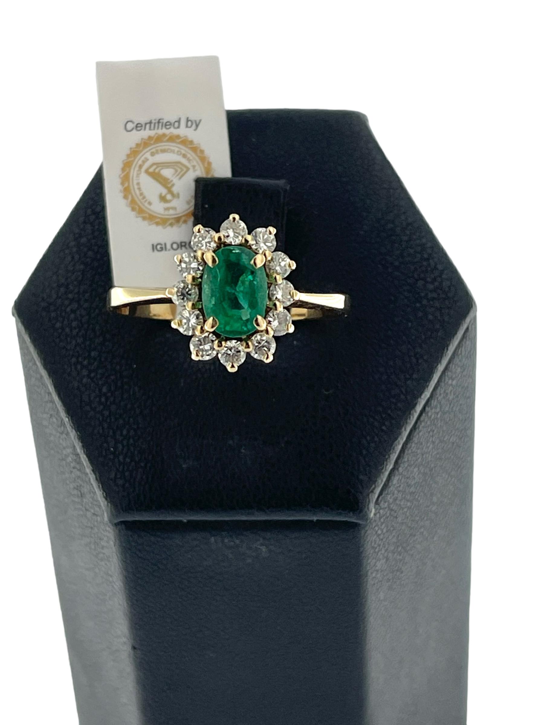 Vintage Yellow Gold Ring with Emerald and Diamonds IGI Certified In Good Condition For Sale In Esch sur Alzette, Esch-sur-Alzette