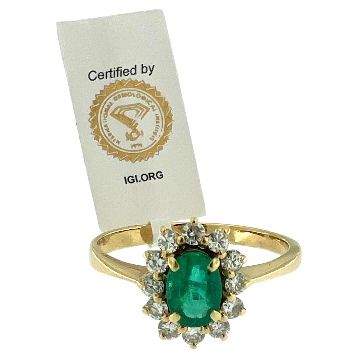 Vintage Yellow Gold Ring with Emerald and Diamonds IGI Certified For Sale
