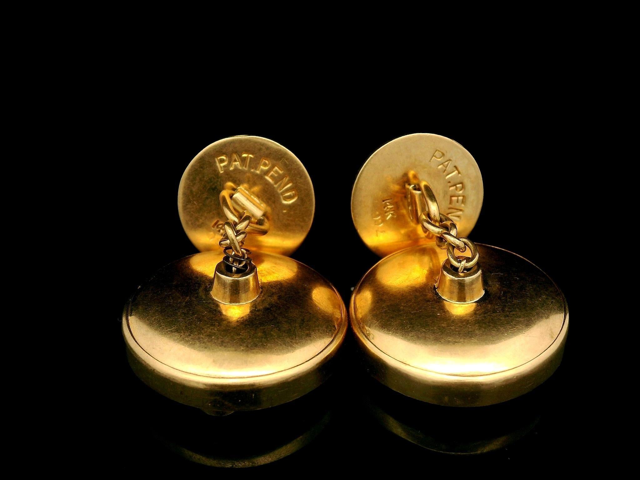 Gemelli d'epoca in oro giallo con zaffiro cabochon rotondo, scanalati e allungati In condizioni buone in vendita a Montclair, NJ