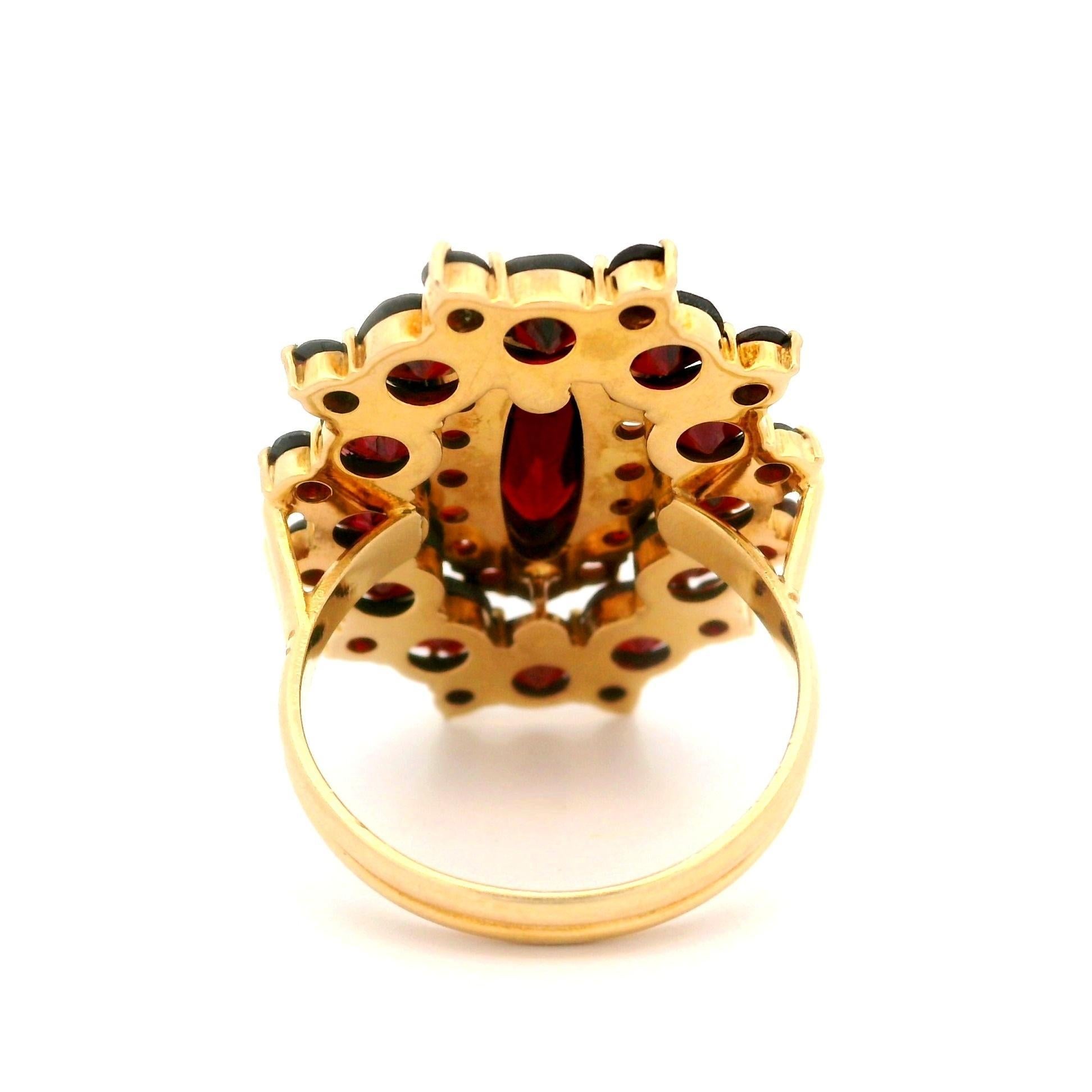 Vintage Yellow Gold Round & Elongated Cushion Cut Garnet Long Large Platter Ring For Sale 1