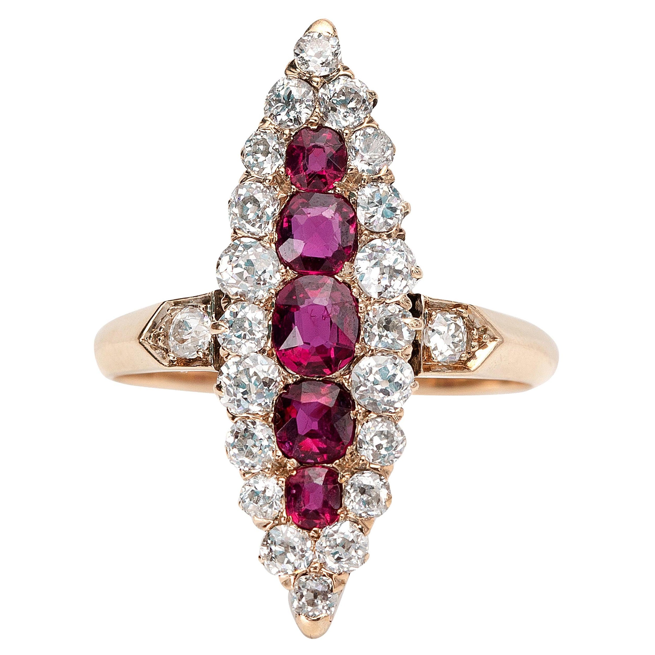 Antiker Navette-Ring aus Gelbgold mit Rubin und Diamanten