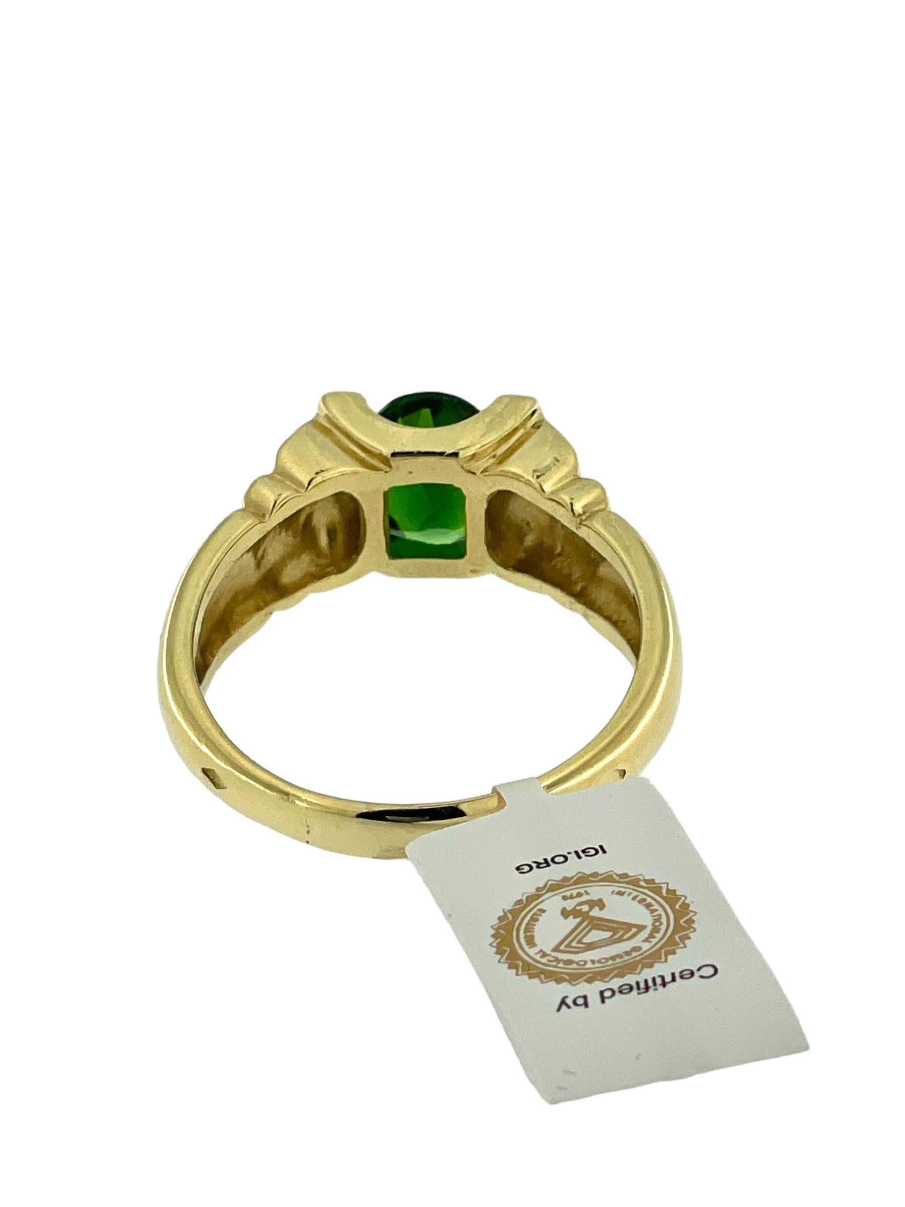 Retro Vintage Yellow Gold Signet Ring with Diamonds and Green Diopside IGI Certified  For Sale