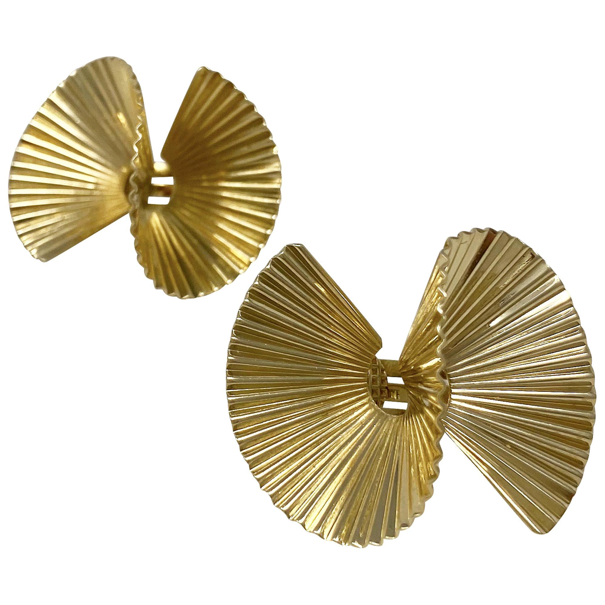 Vintage Yellow Gold Swirl Earrings