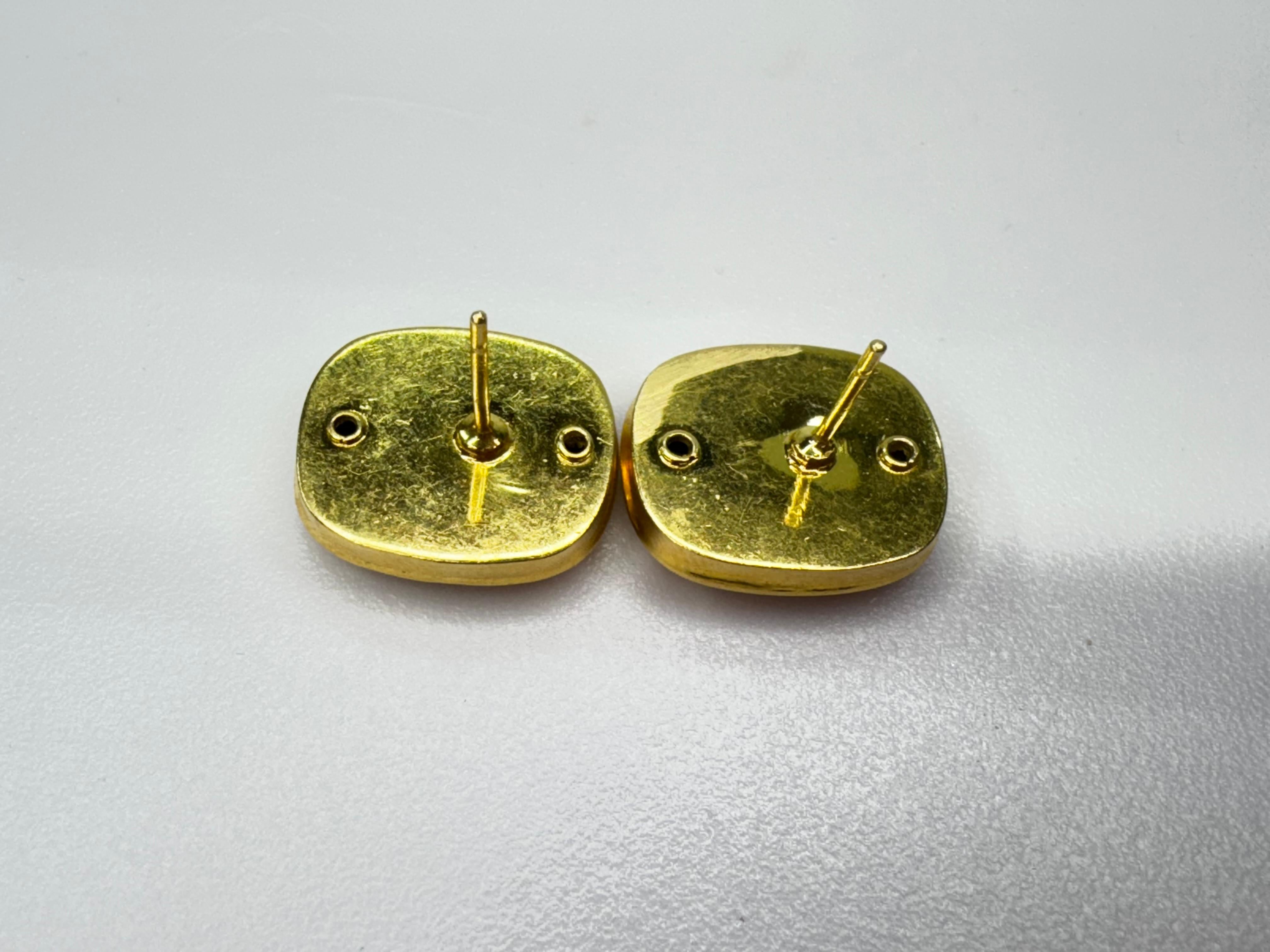 Vintage Yellow Gold Textured Earrings For Sale 2