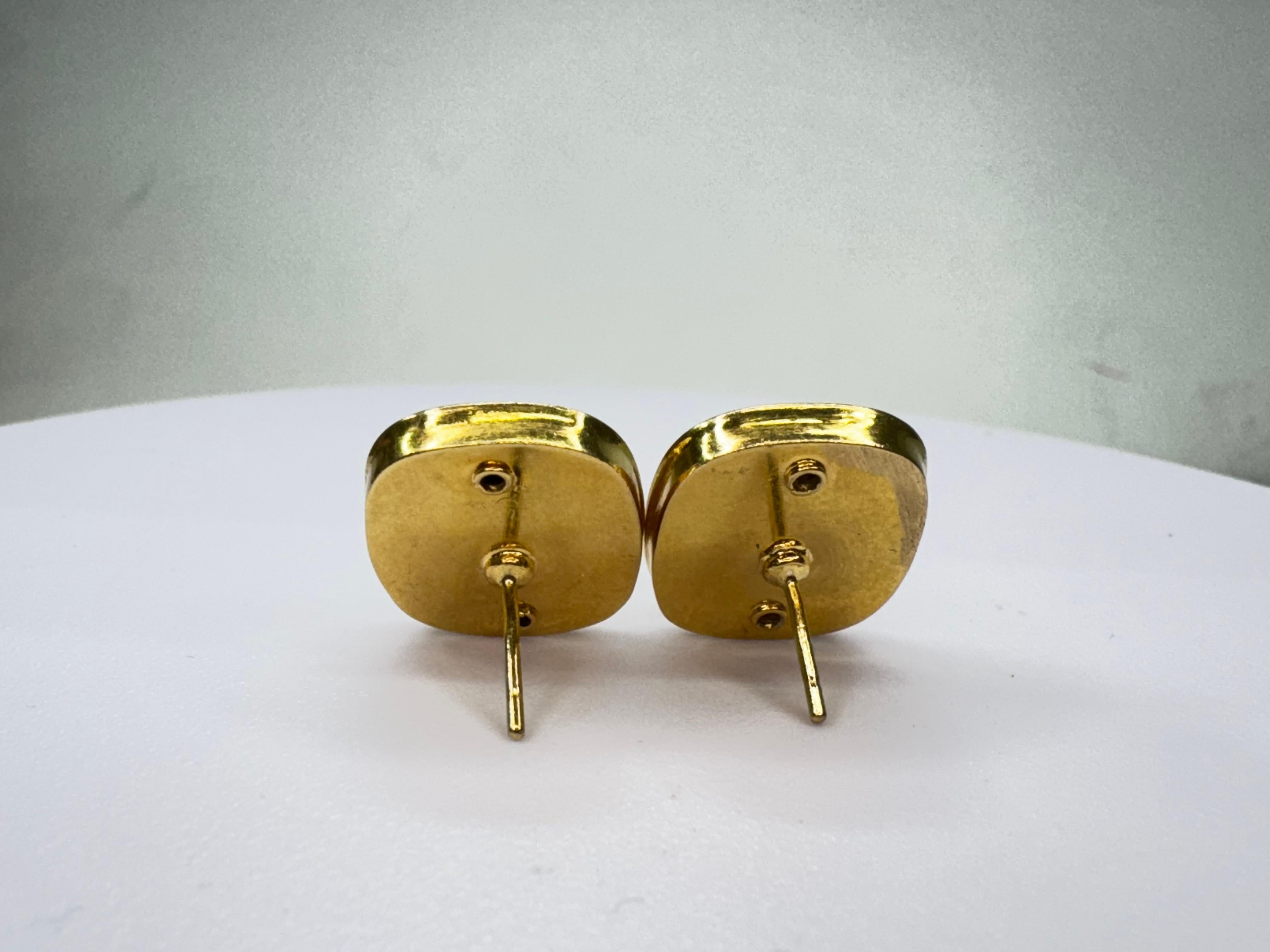 Vintage Yellow Gold Textured Earrings For Sale 3