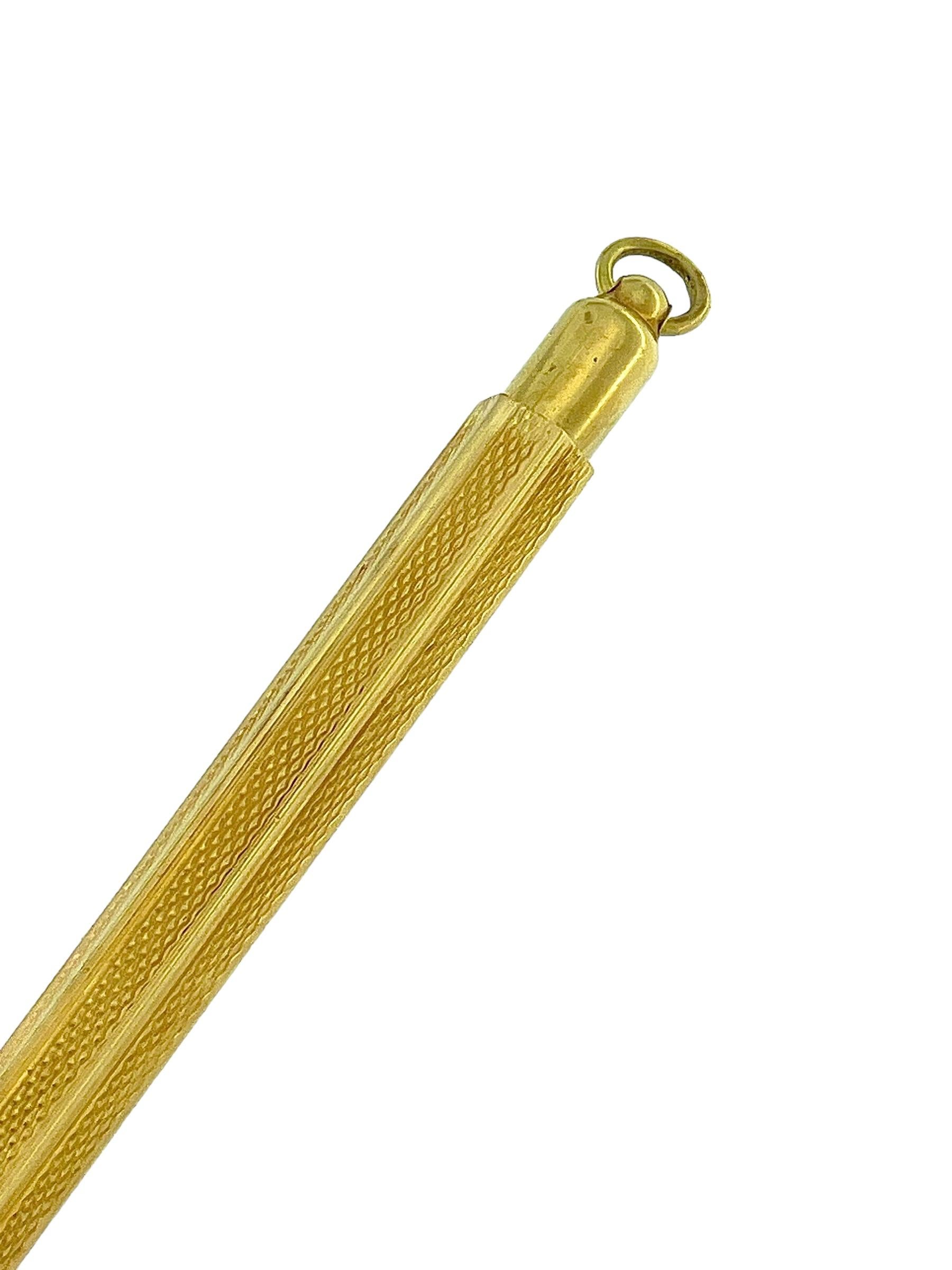 Vintage Yellow Gold Toothpick Pendant In Good Condition For Sale In Esch sur Alzette, Esch-sur-Alzette