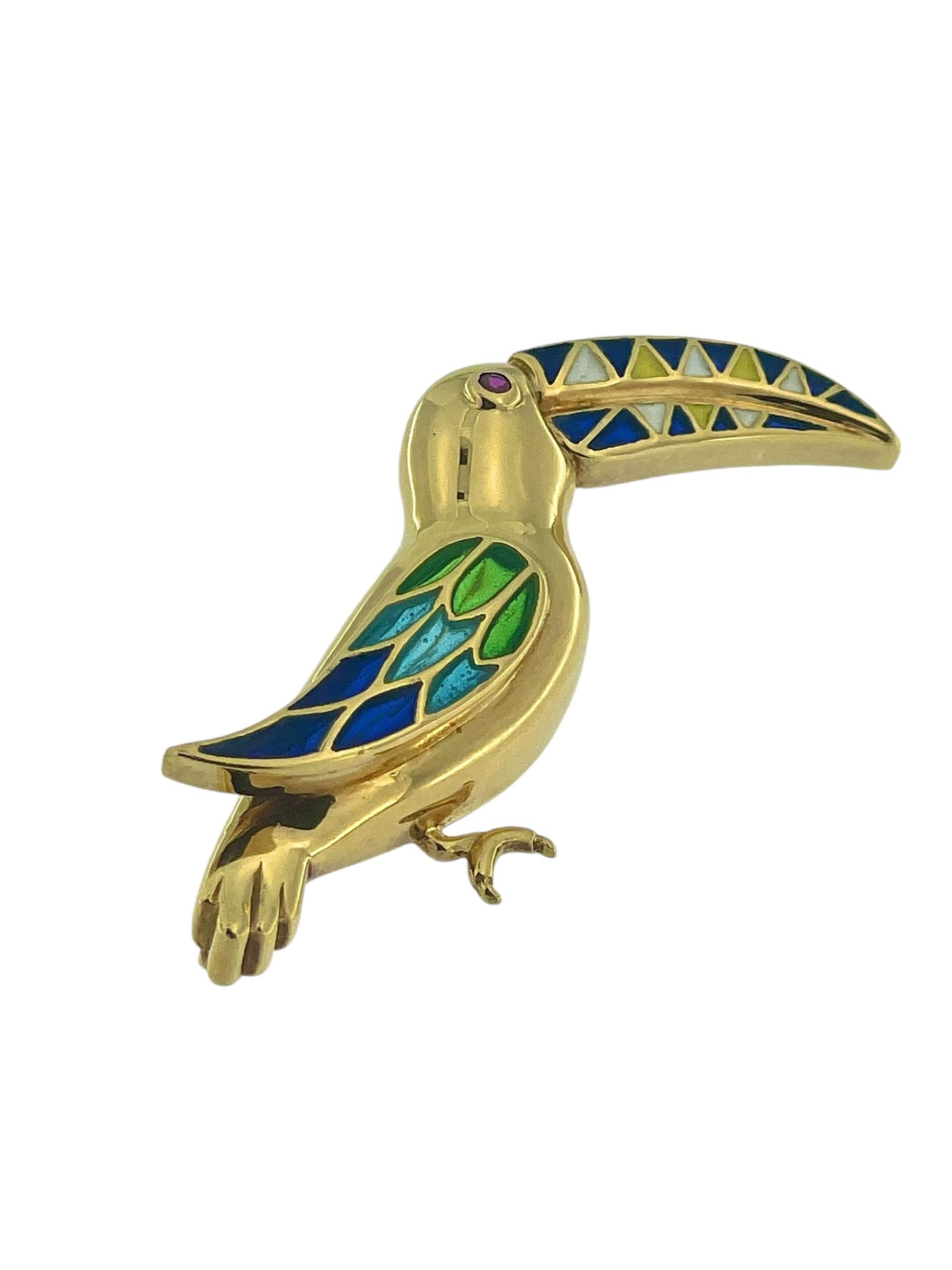 Women's or Men's Vintage Yellow Gold Toucan Brooche with Enamel and Ruby For Sale