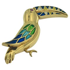 Vintage Yellow Gold Toucan Brooche with Enamel and Ruby