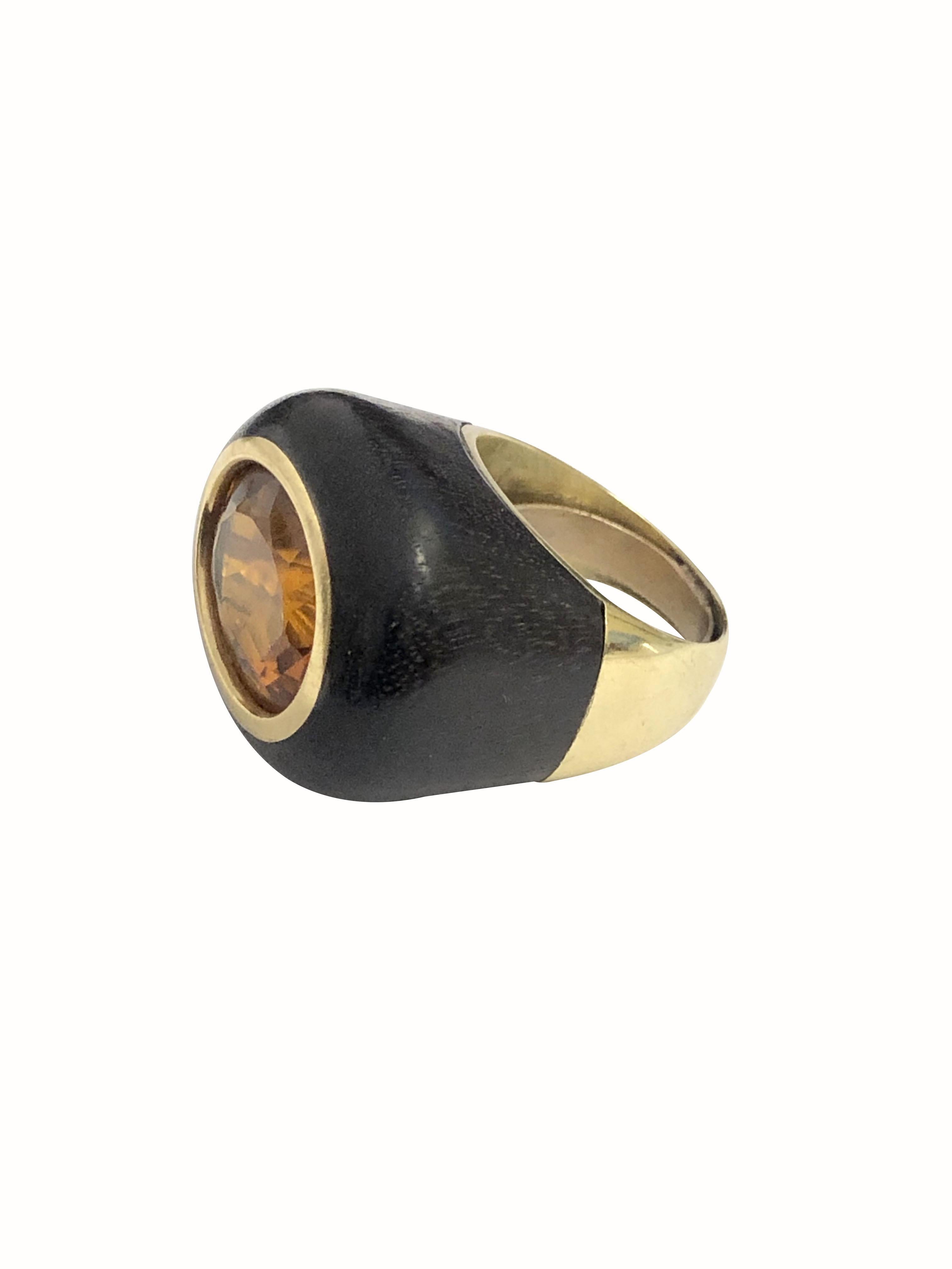 Vintage Yellow Gold Wood and Golden Topaz Ring In Excellent Condition For Sale In Chicago, IL