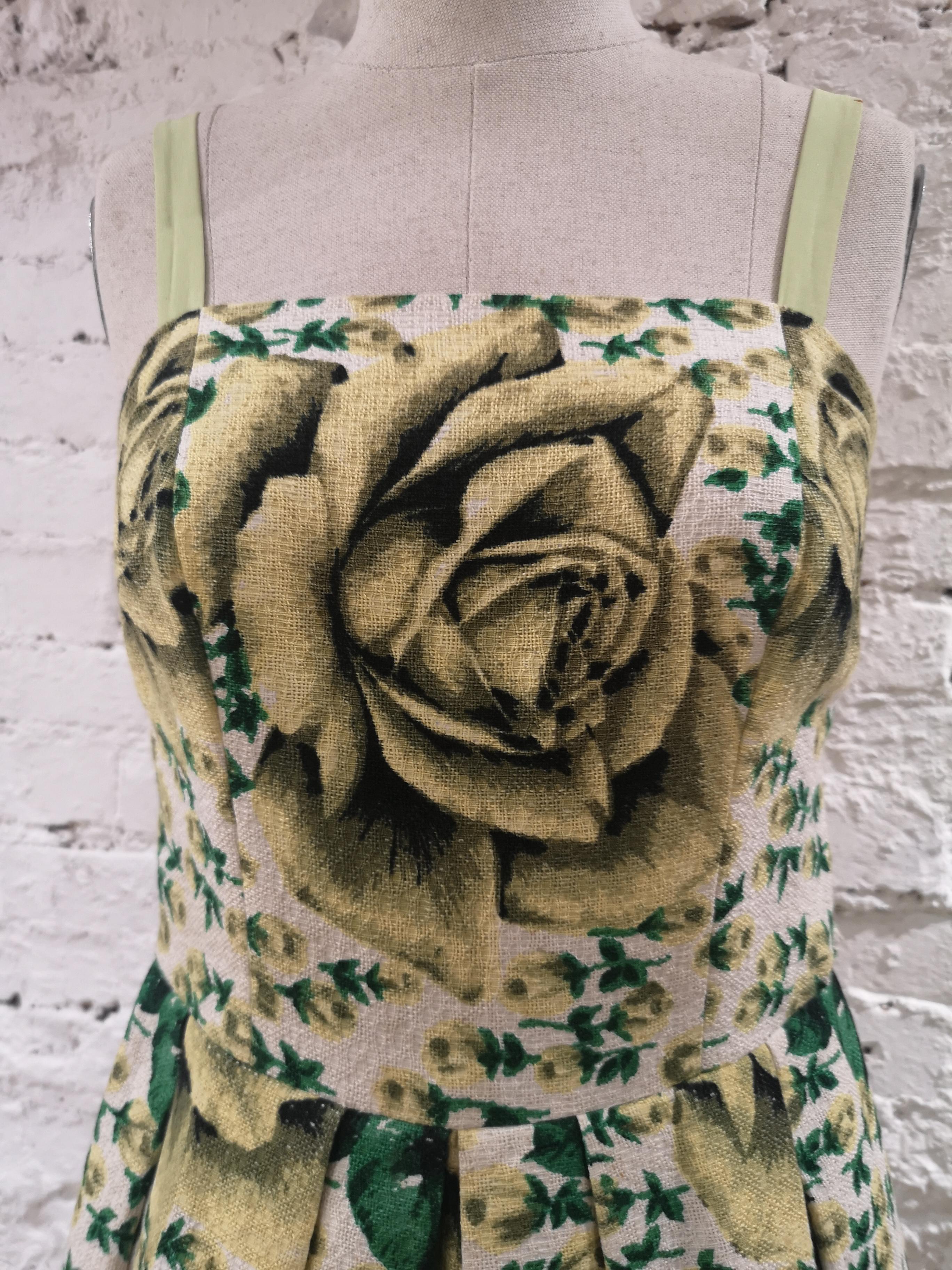 Gelbgrünes Baumwollkleid im Vintage-Look
größe 40
gesamtlänge 98 cm
