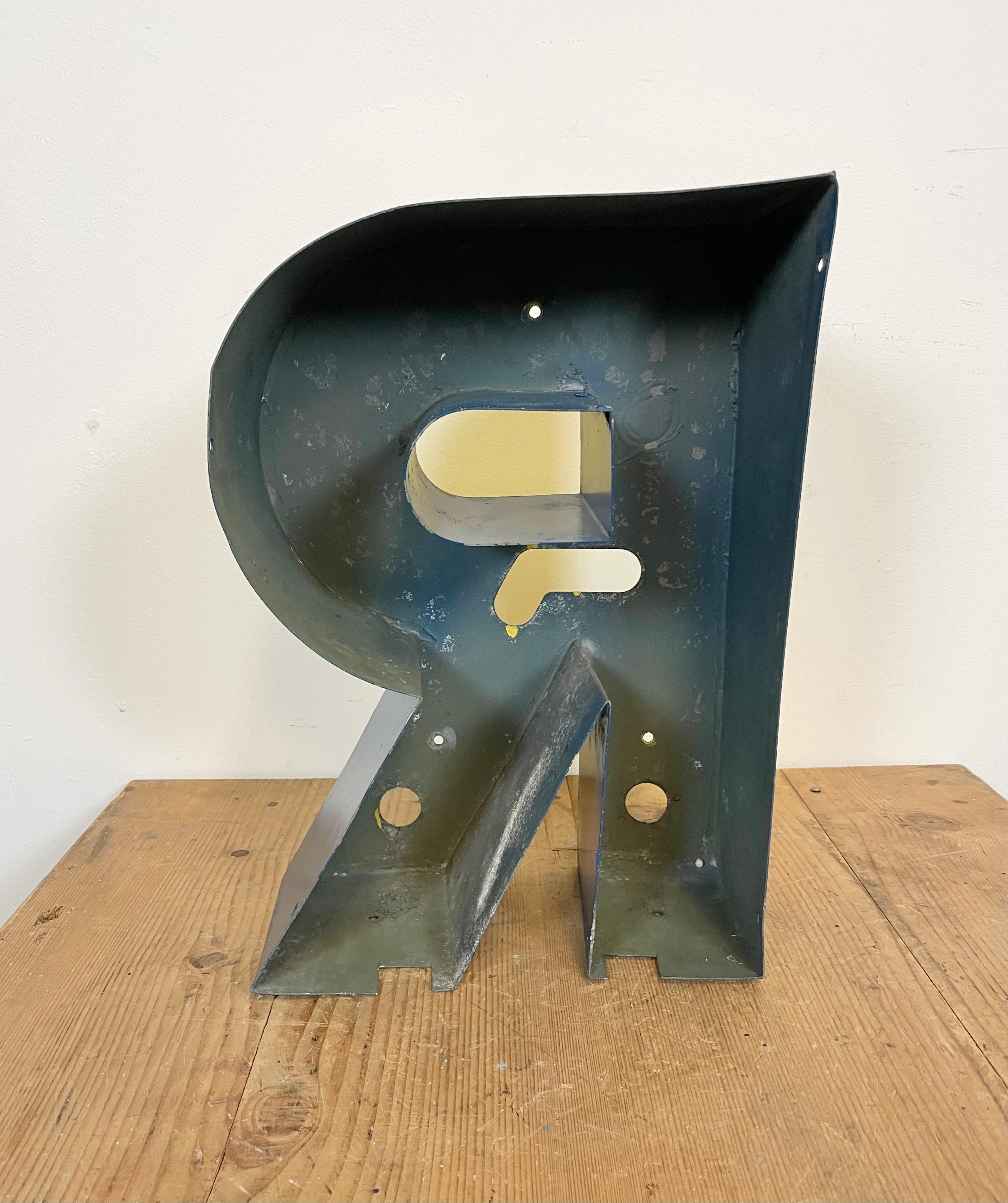 Vintage Yellow Iron Letter R, 1970s 1