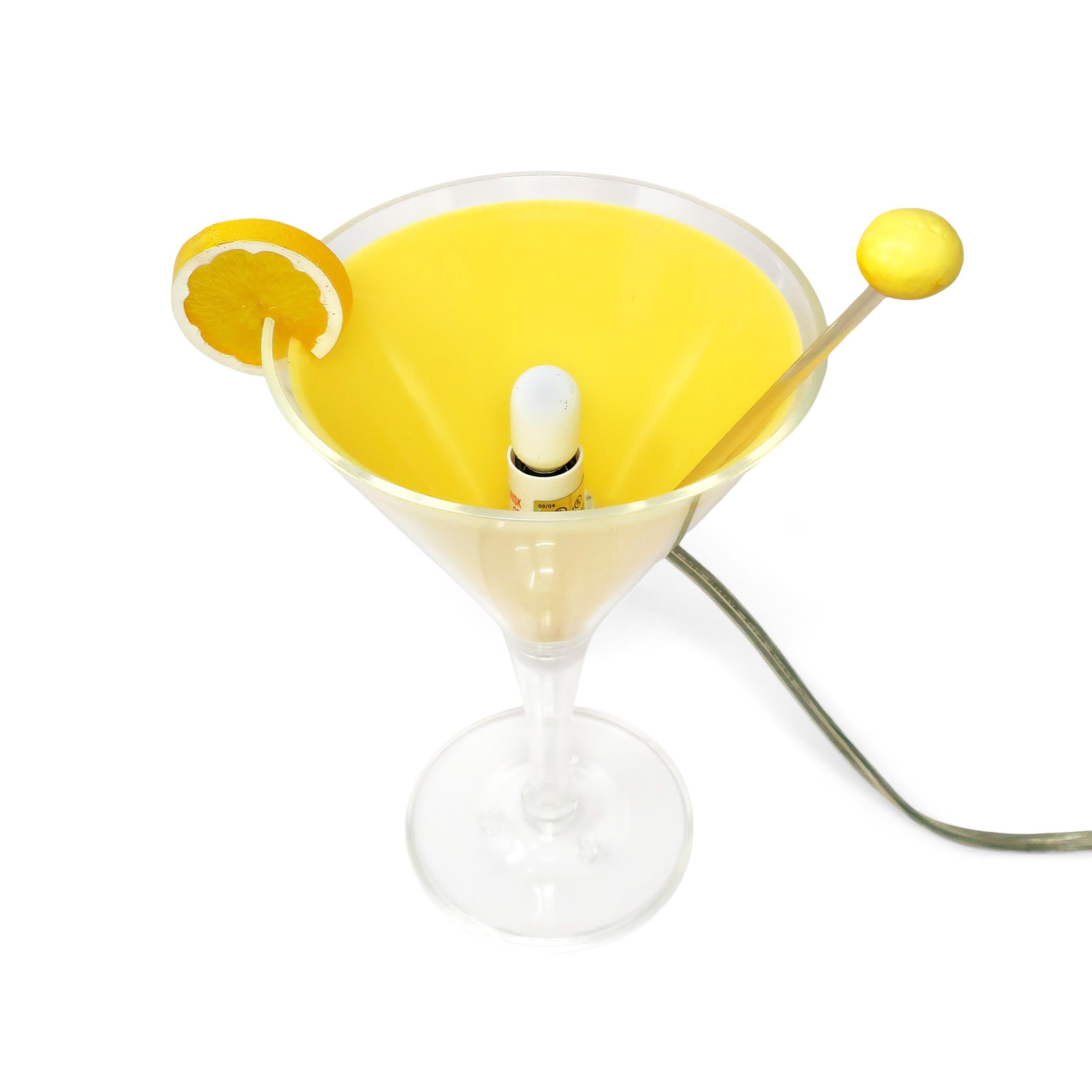 Post-Modern Vintage Yellow Lucite Cocktail Lamp For Sale