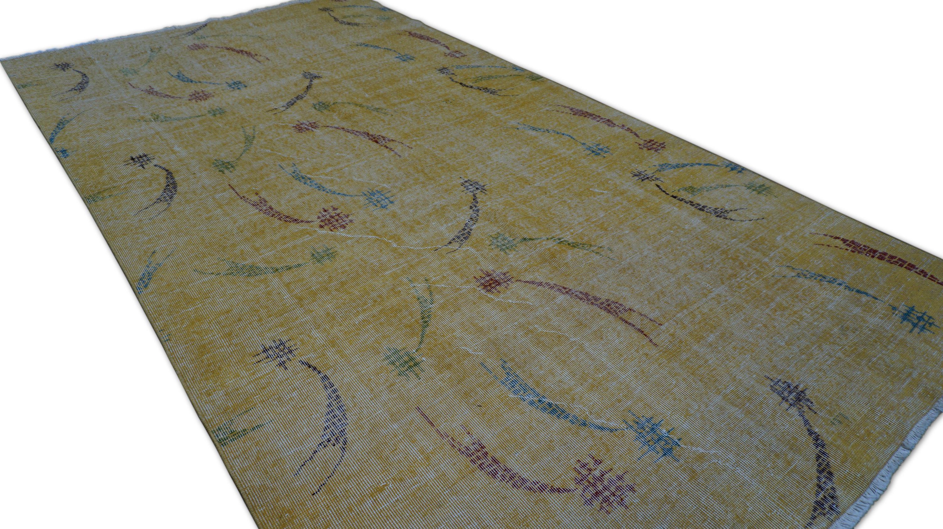 Alfombra de lana vintage amarilla de mediados de siglo estilo Art Decó Zeki Muren 5'5''x9'11'' Turco en venta