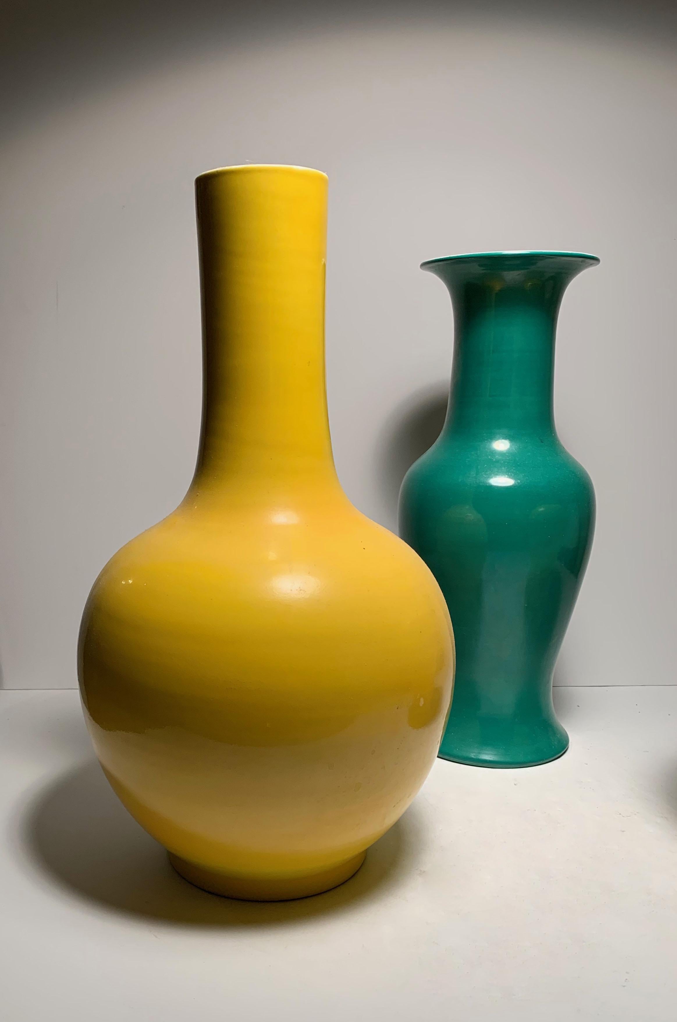 Mid-Century Modern Vintage Yellow Midcentury Oriental Ceramic Lamp For Sale