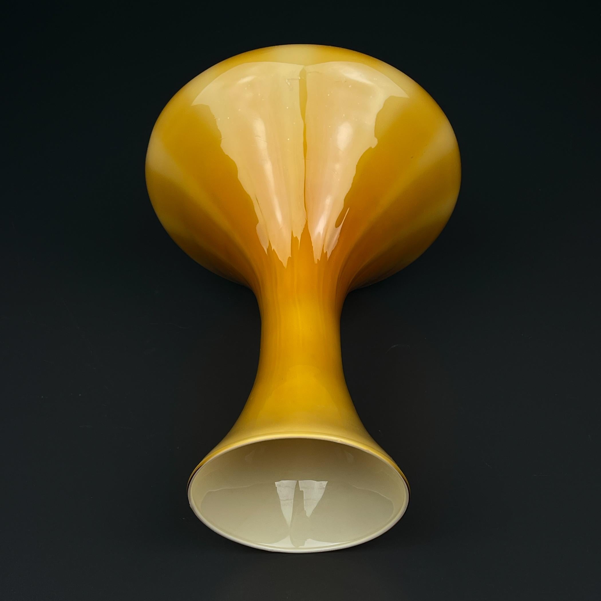 Gelbe Murano Vase, Italien 1970er im Angebot 1