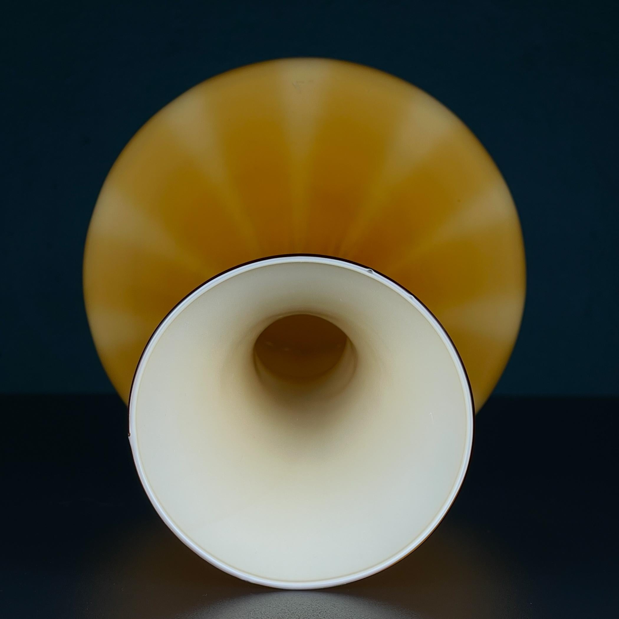 Gelbe Murano Vase, Italien 1970er im Angebot 2