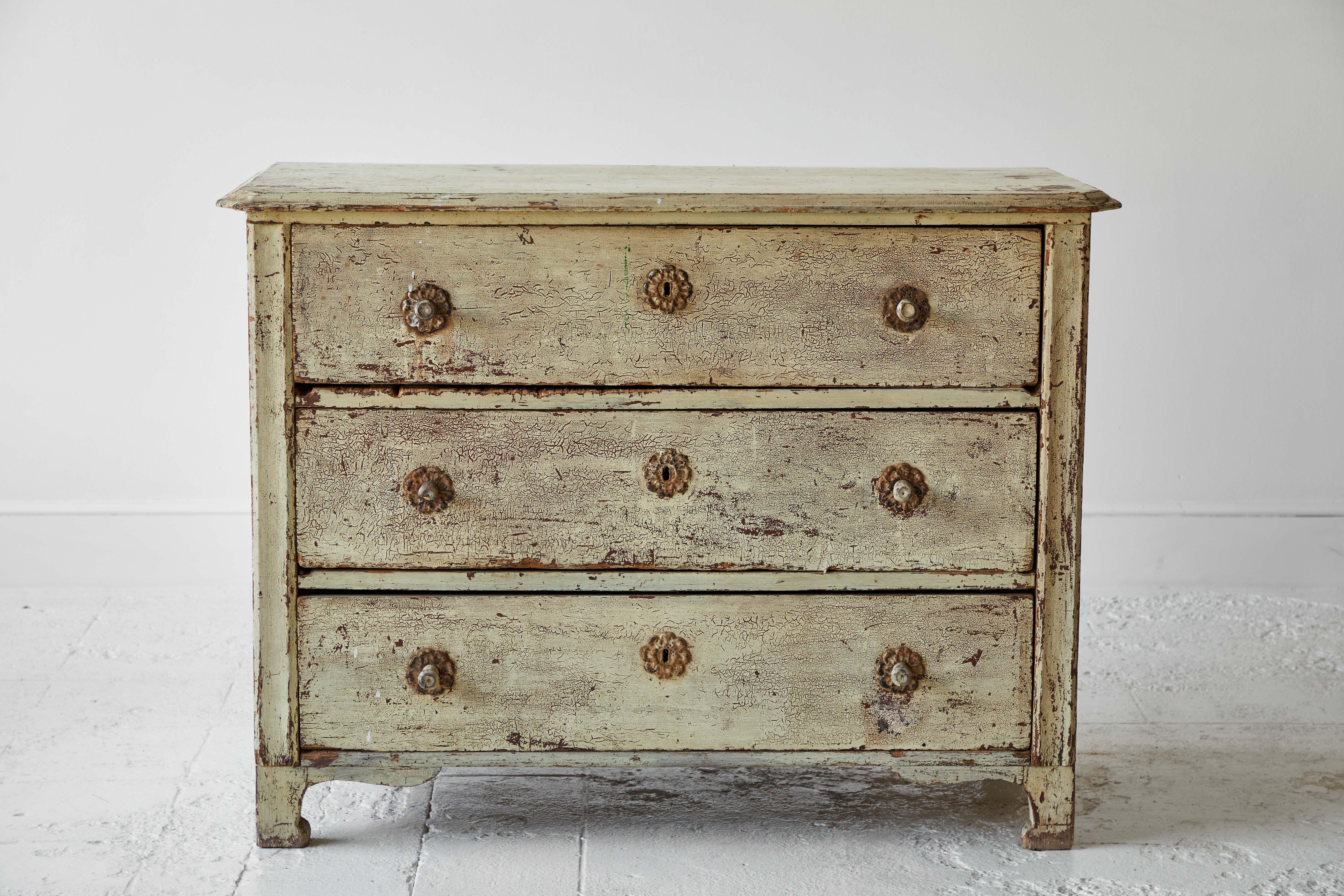 yellow chest of drawers