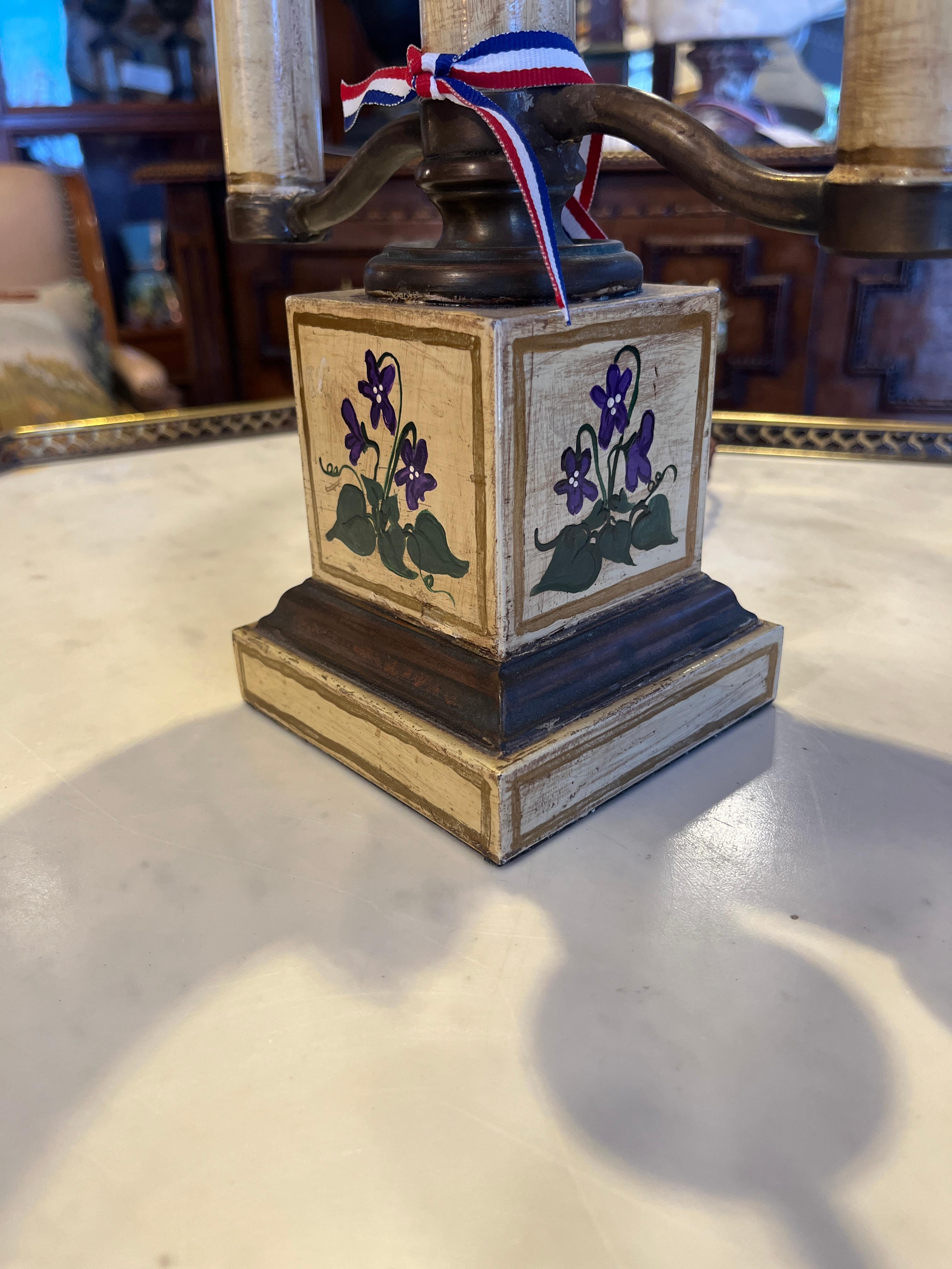 Lampe de table vintage peinte en jaune Bon état - En vente à Scottsdale, AZ